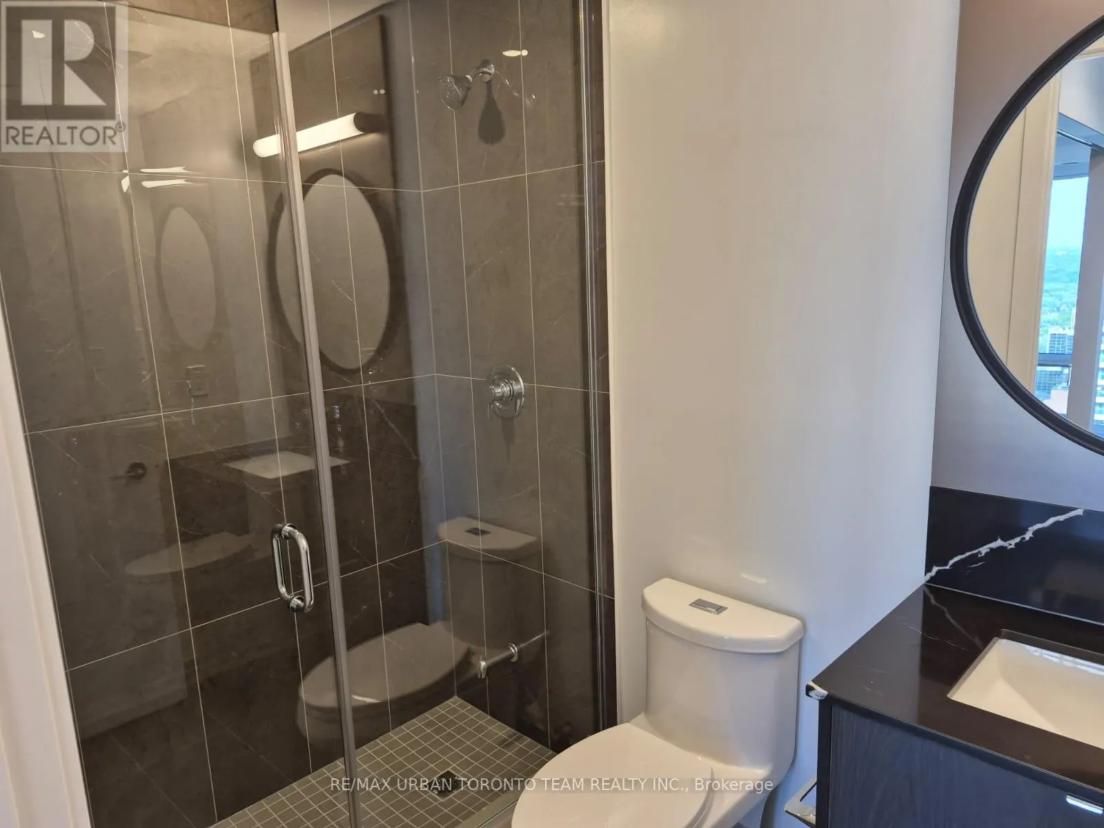 2806 - 771 YONGE STREET