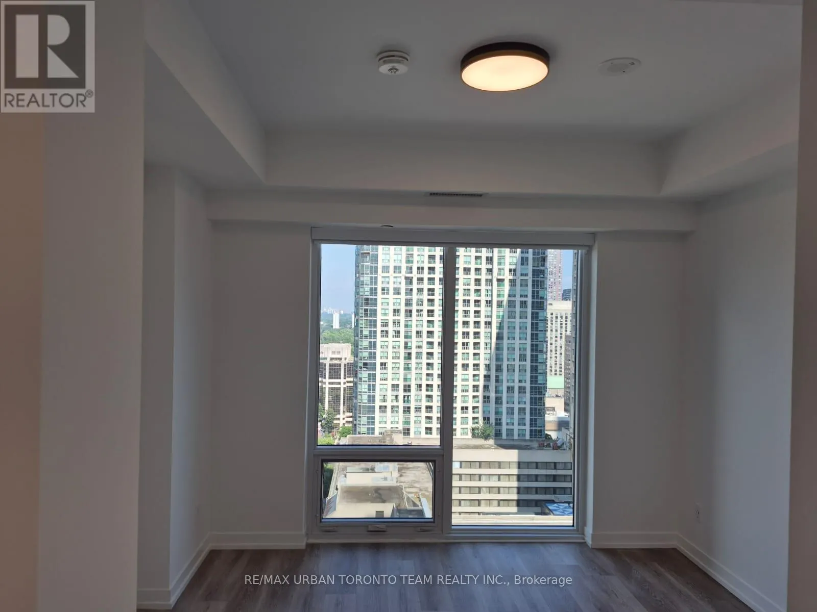 2806 - 771 YONGE STREET