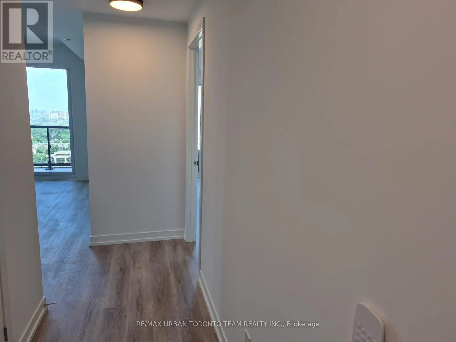 2806 - 771 YONGE STREET