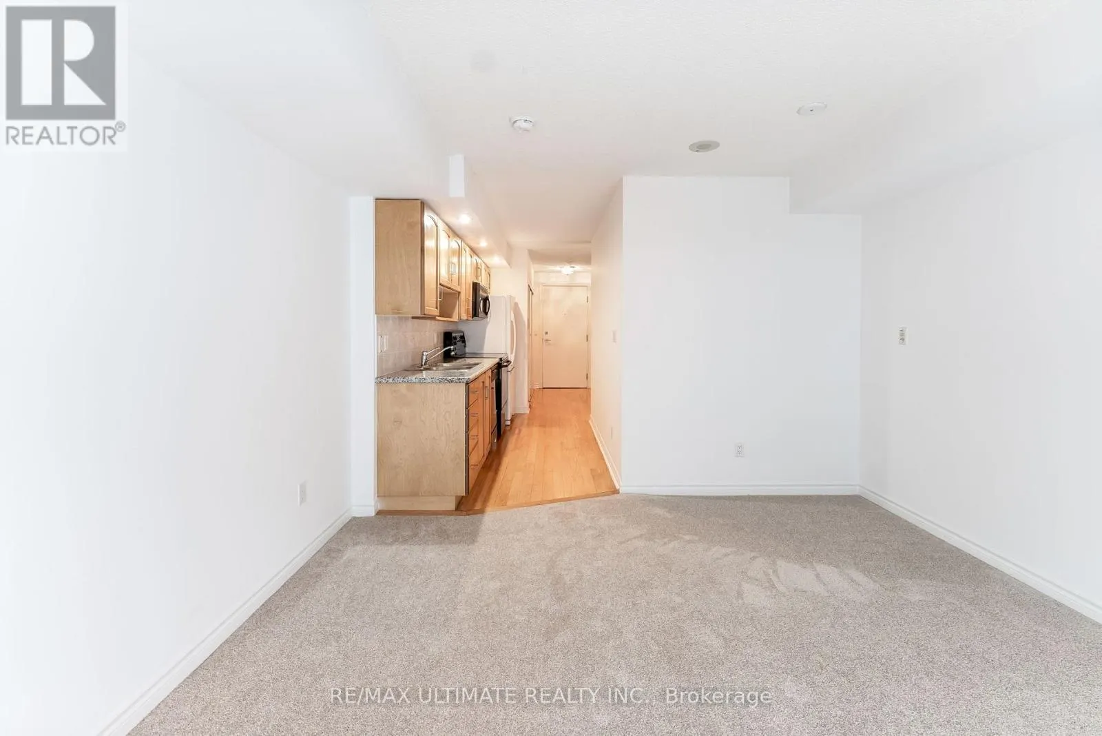 222 - 270 WELLINGTON STREET W