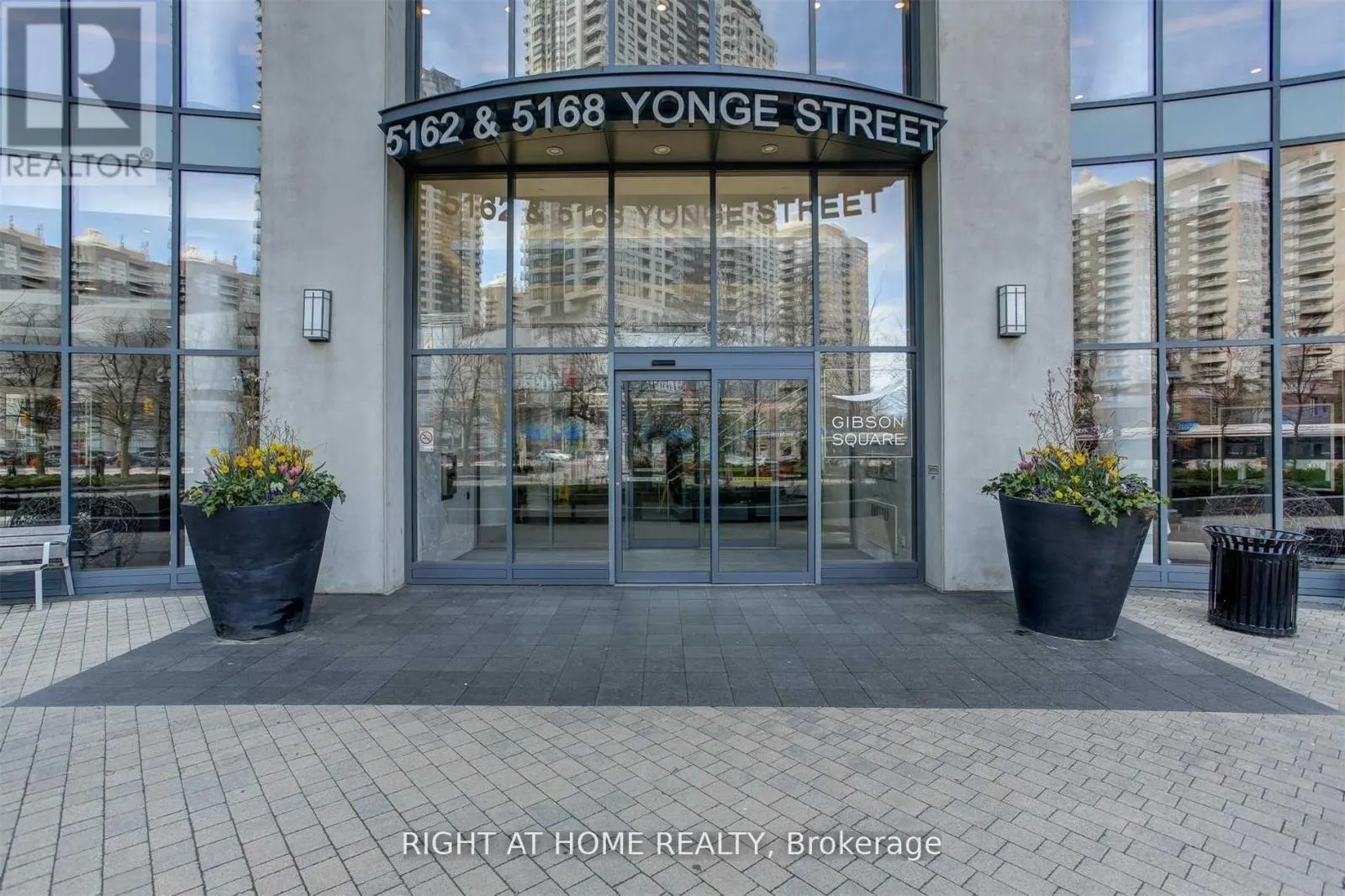 509 - 5162 YONGE STREET