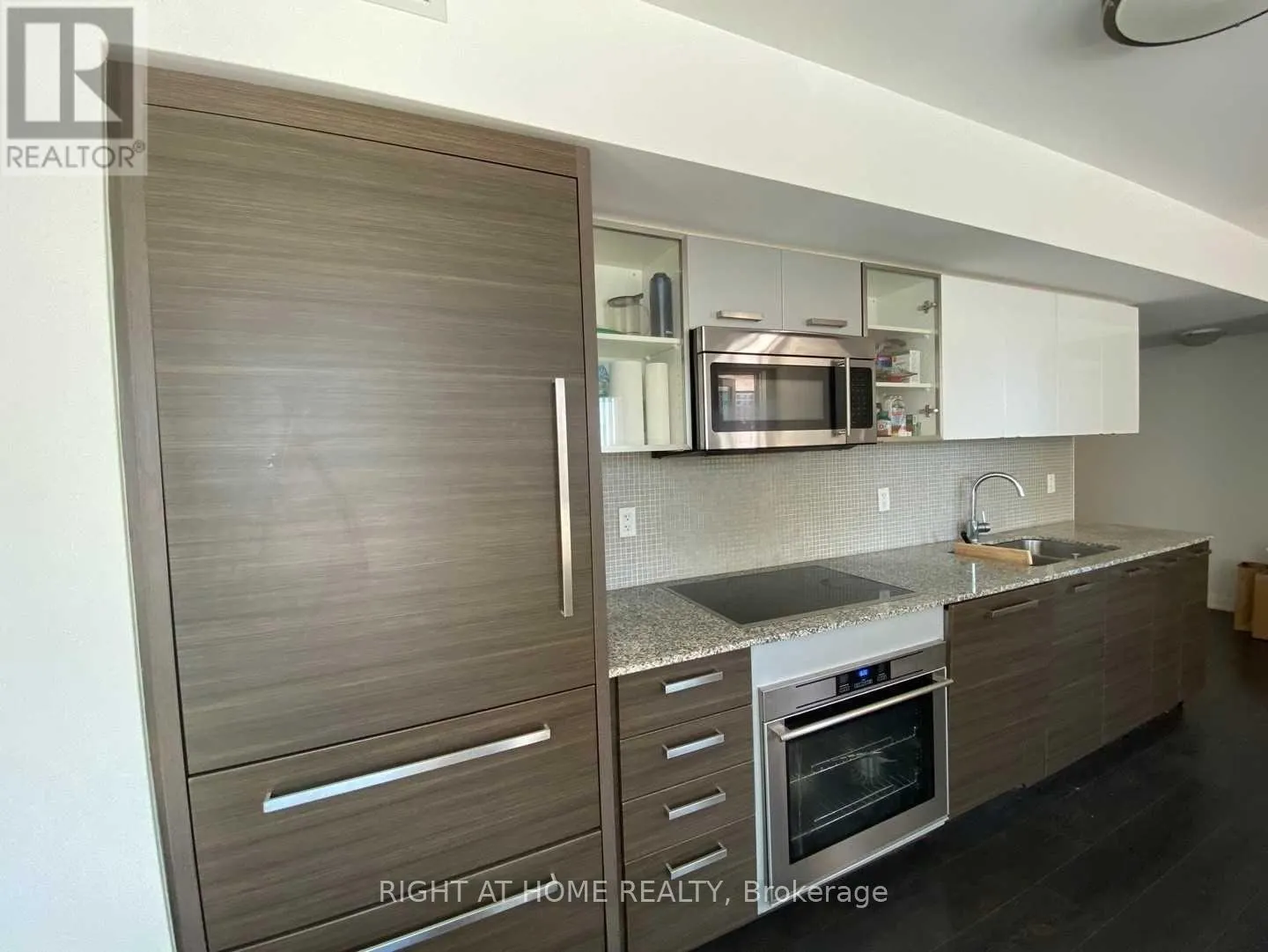 509 - 5162 YONGE STREET