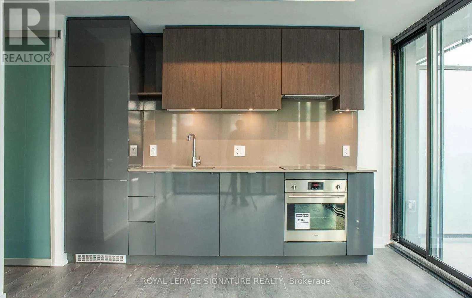 1612 - 161 ROEHAMPTON AVENUE