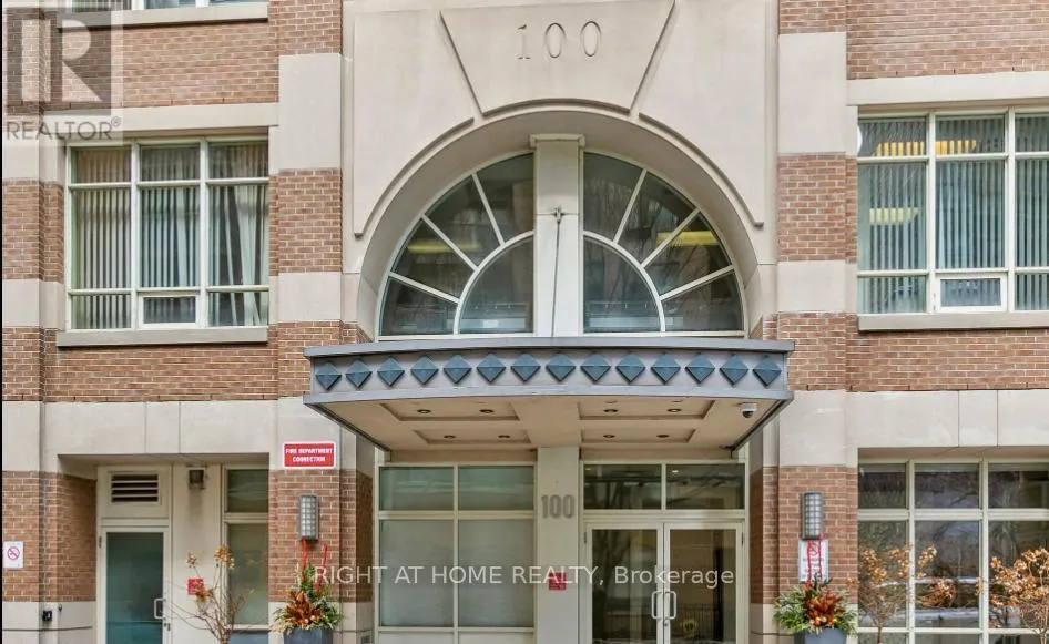 701 - 100 HAYDEN STREET