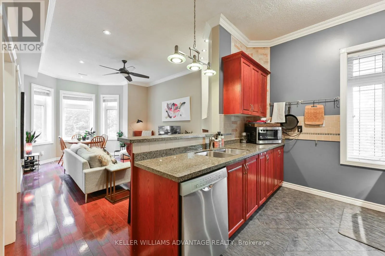 2 - 43 HUNTLEY STREET