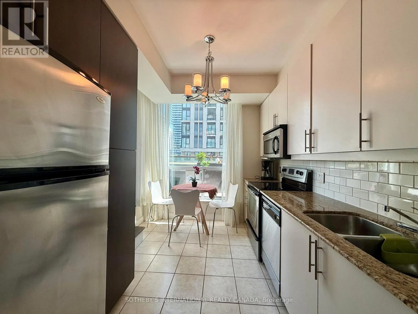 409 - 88 BROADWAY AVENUE