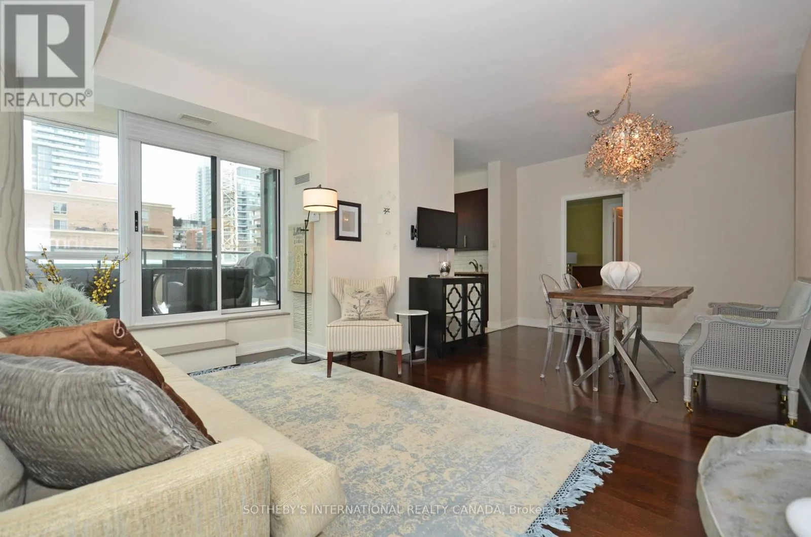 409 - 88 BROADWAY AVENUE