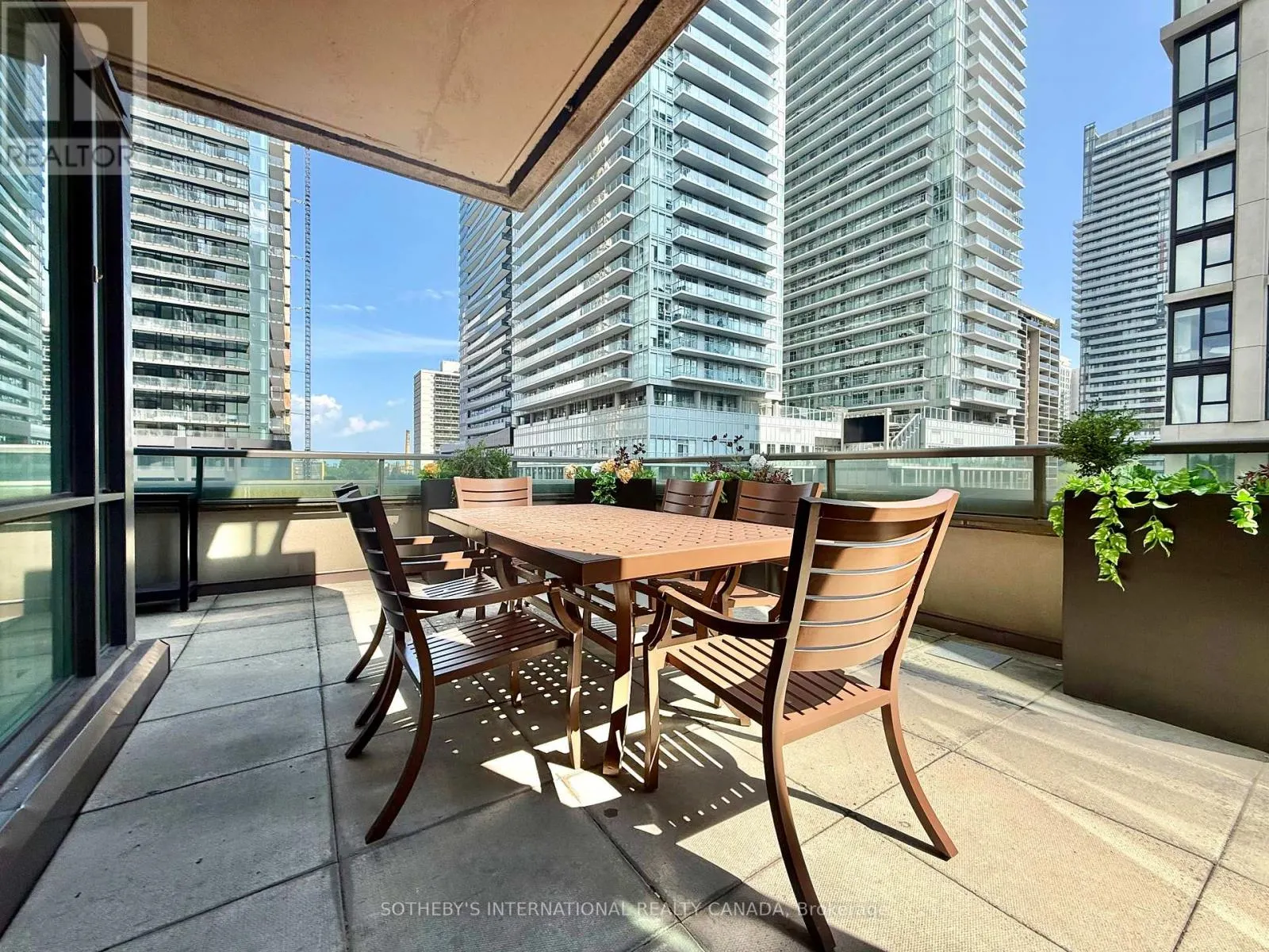 409 - 88 BROADWAY AVENUE