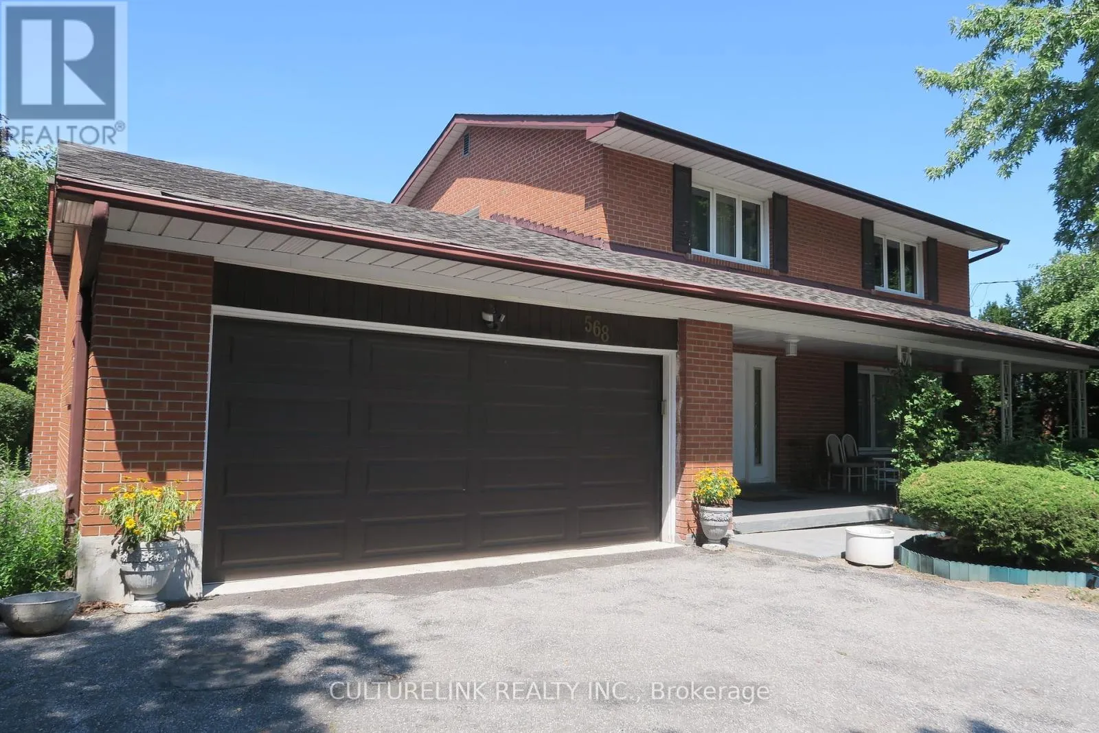 568 CUMMER AVENUE