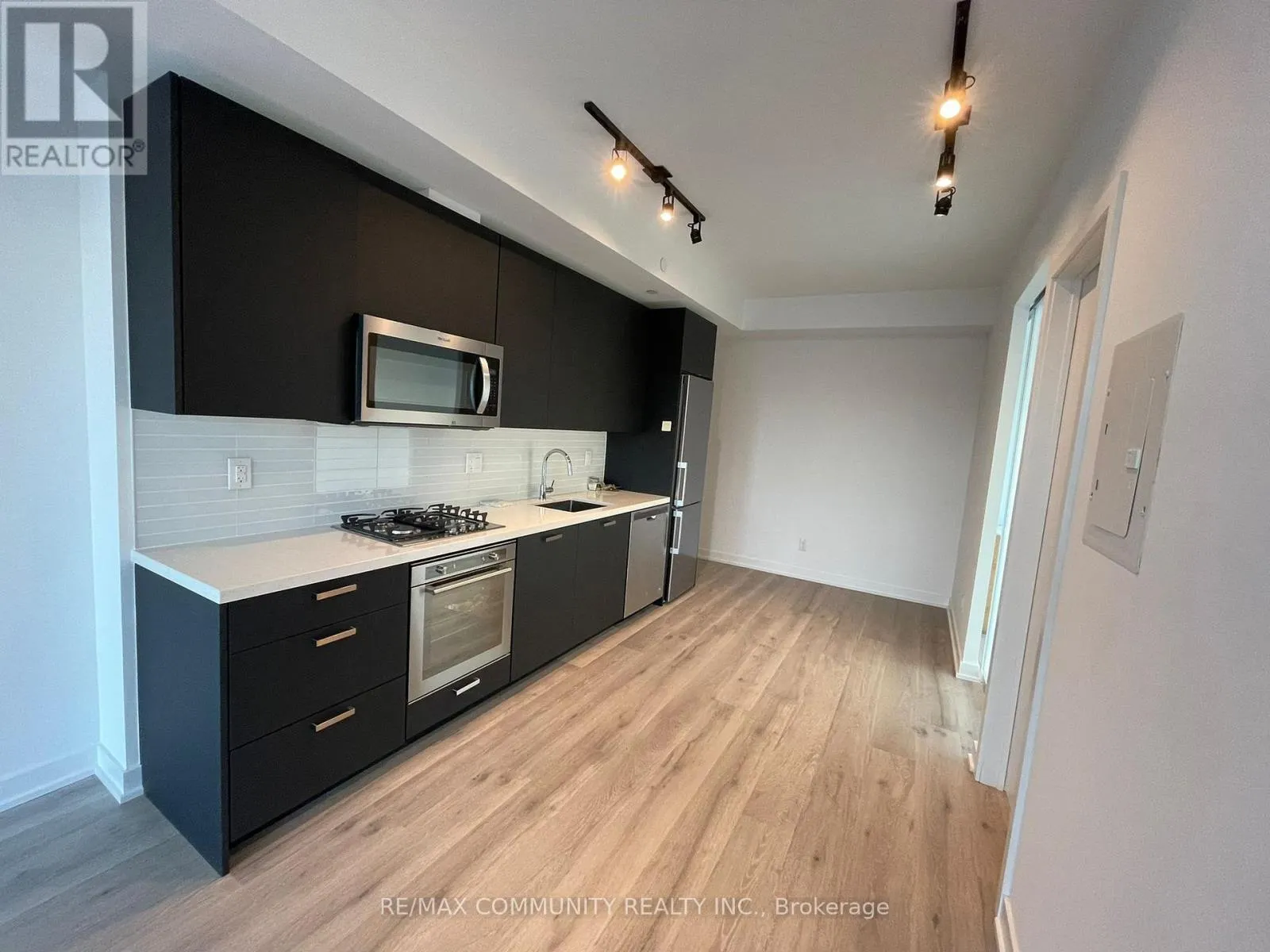 1004 - 55 ONTARIO STREET