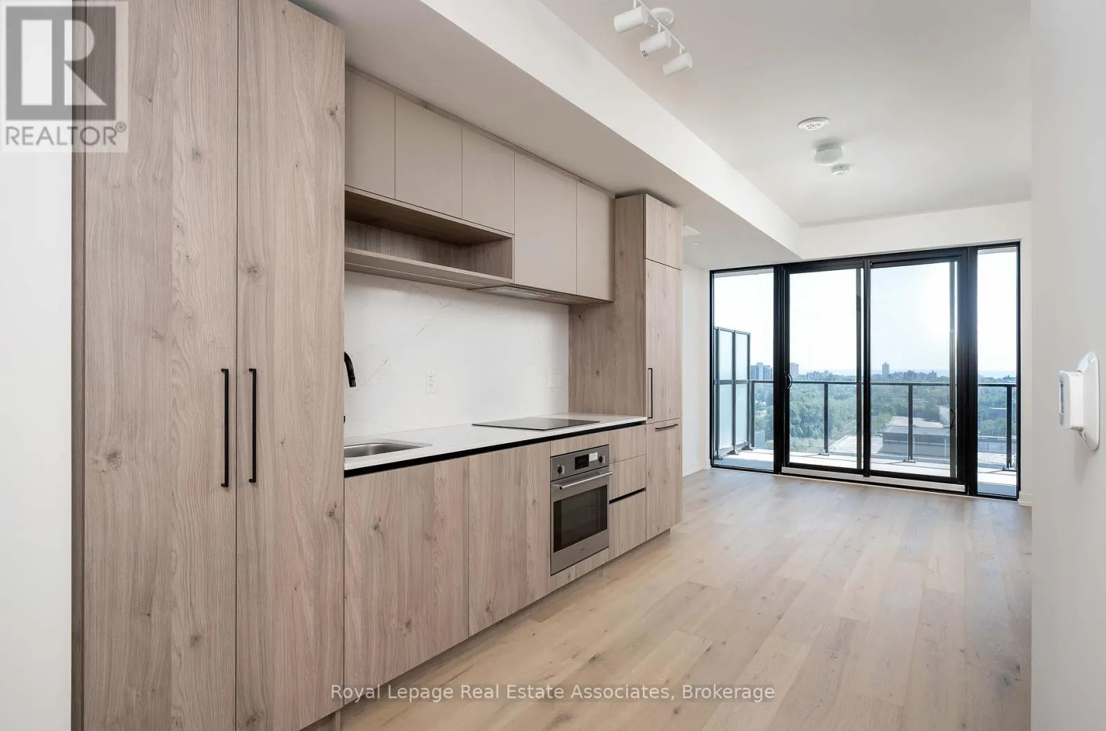 1105 - 181 STERLING ROAD