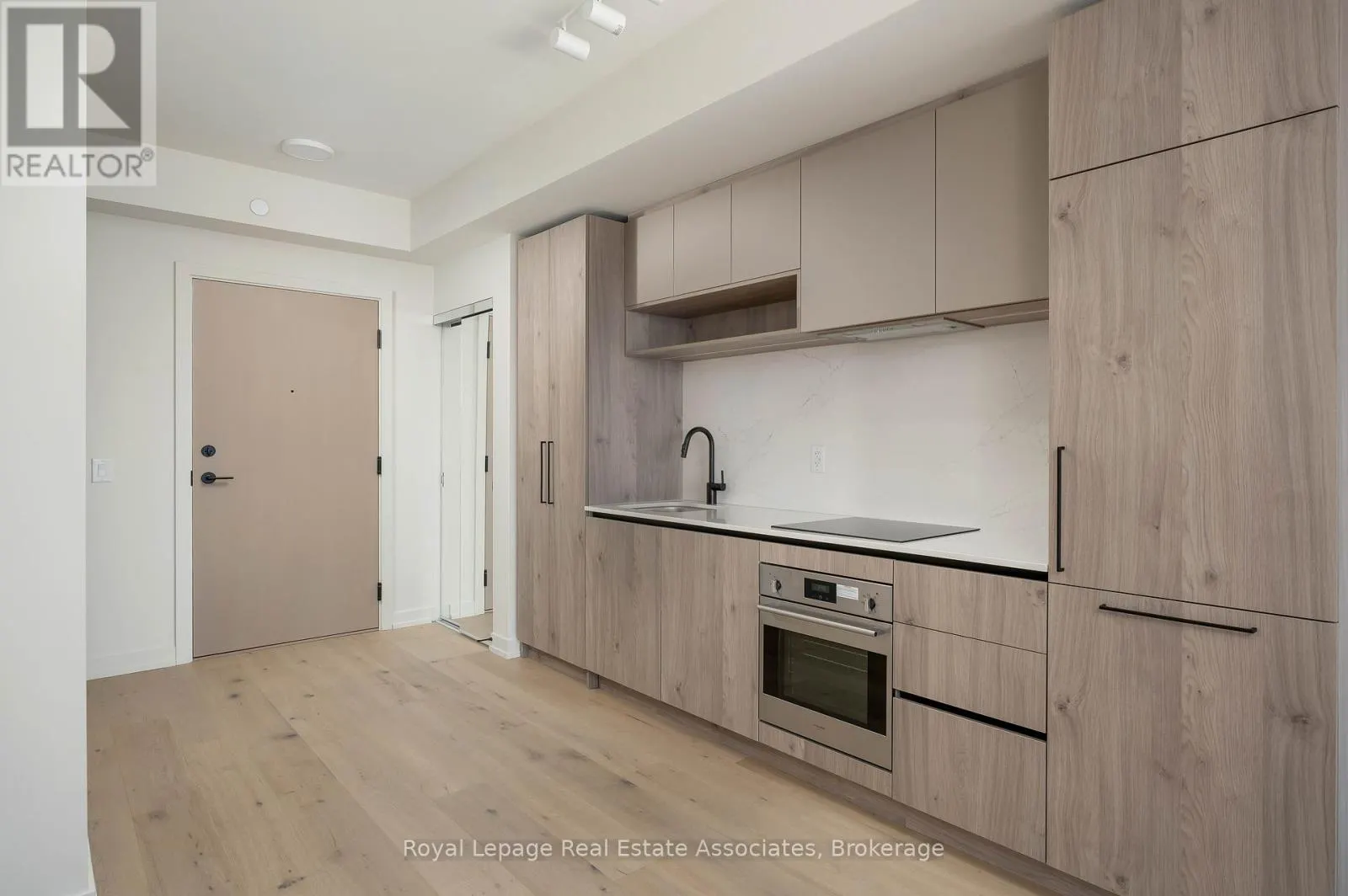 1105 - 181 STERLING ROAD