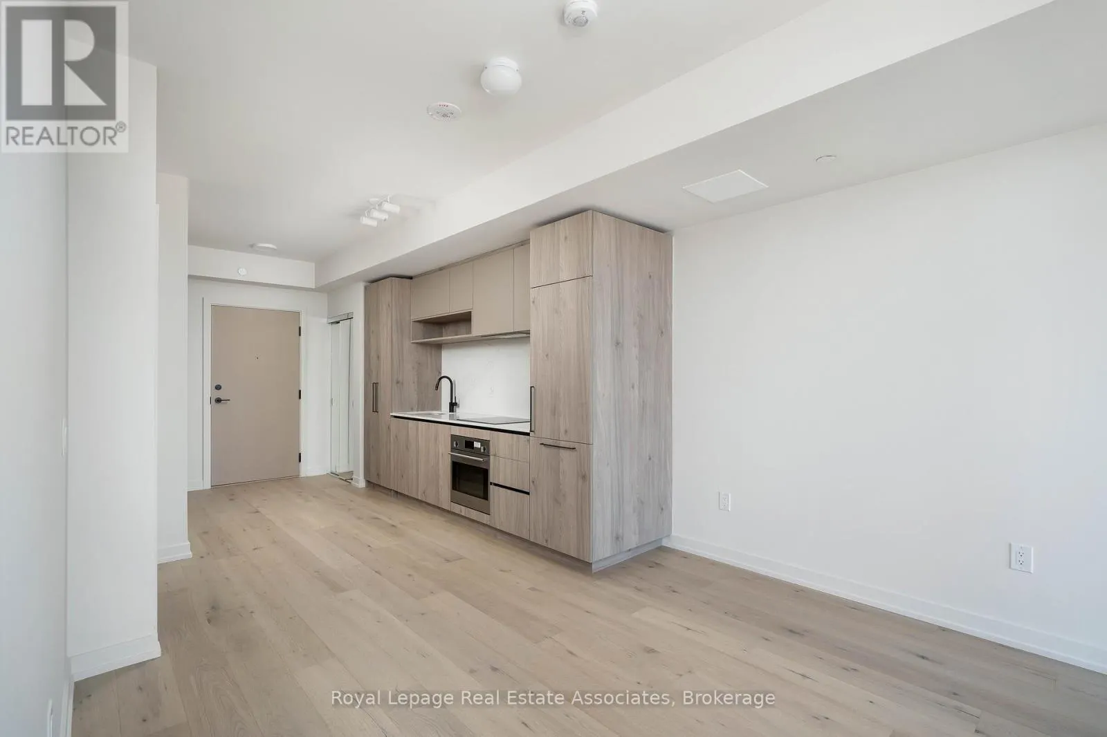 1105 - 181 STERLING ROAD