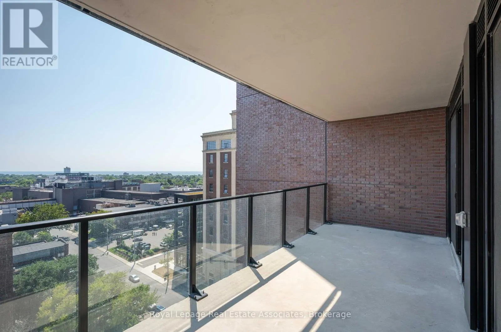 1105 - 181 STERLING ROAD