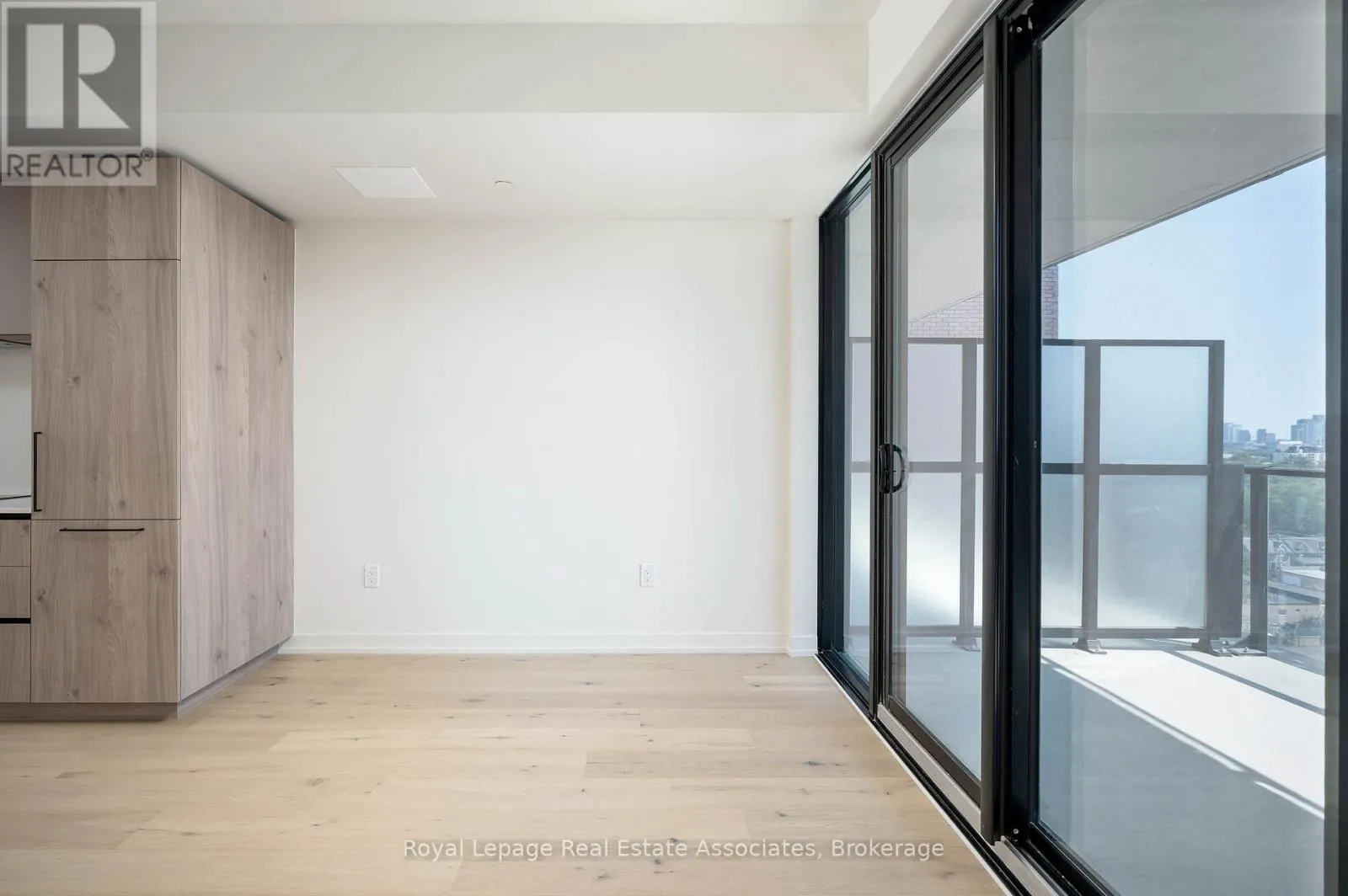 1105 - 181 STERLING ROAD