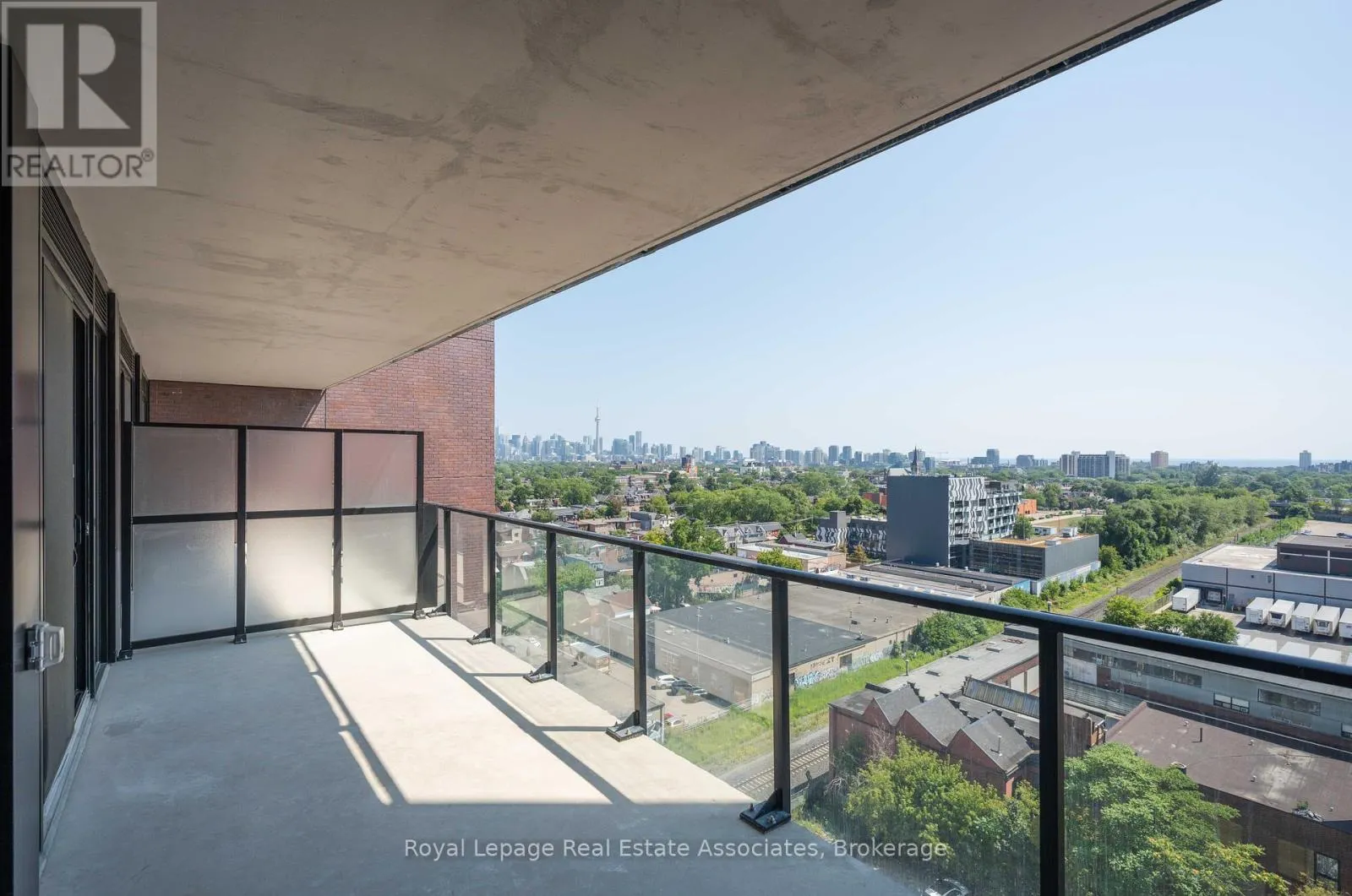 1105 - 181 STERLING ROAD