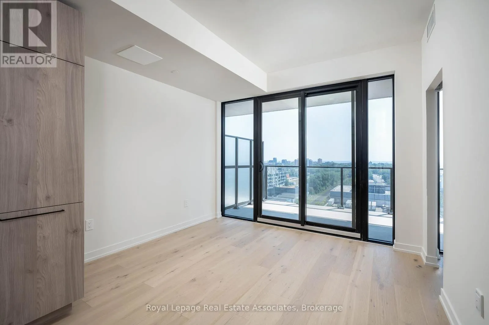 1105 - 181 STERLING ROAD