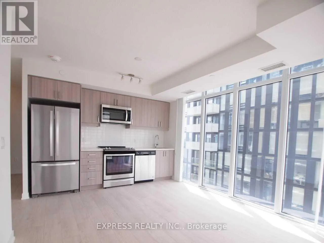 3002 - 50 WELLESLEY STREET E