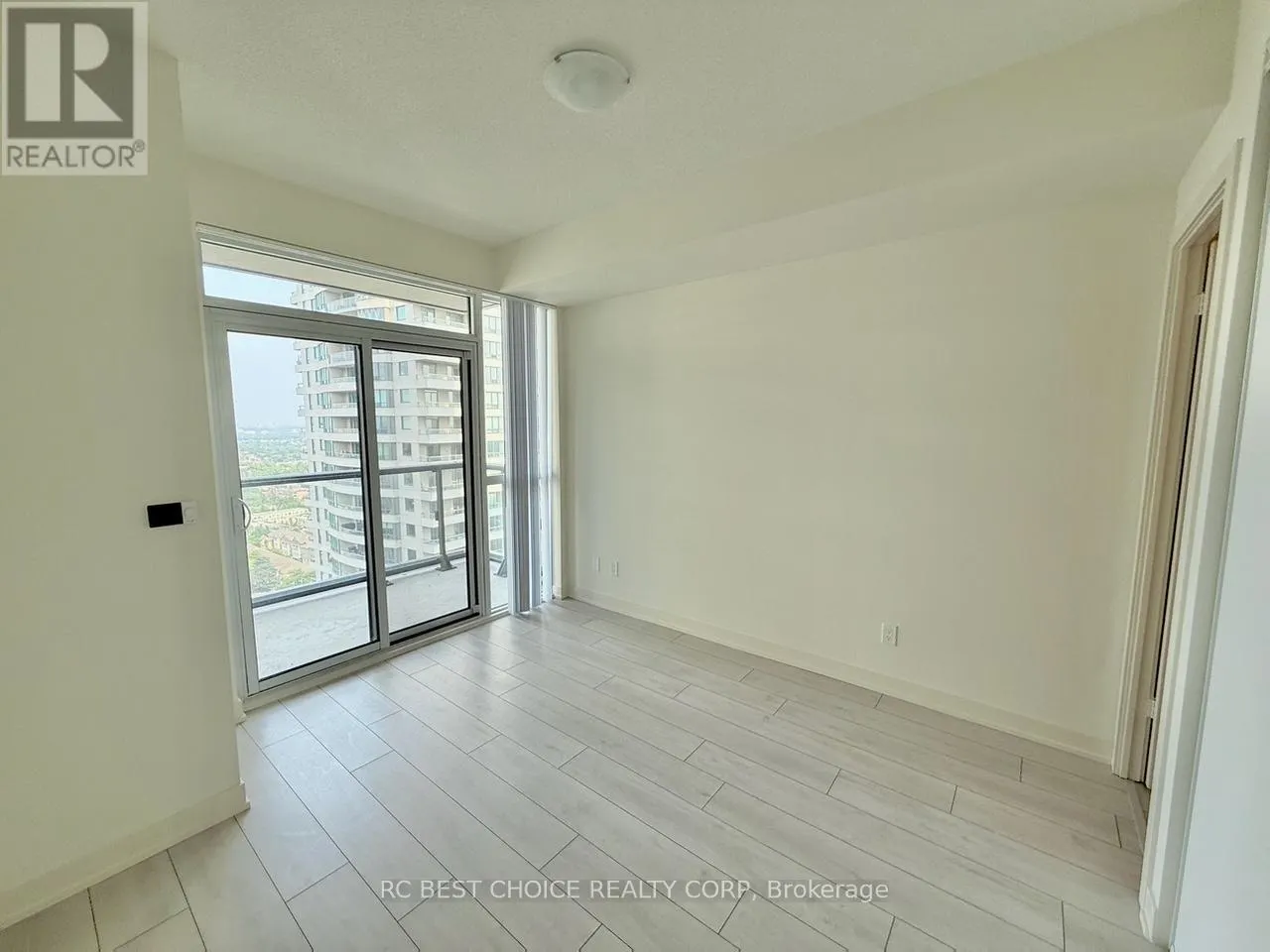 2520 - 4955 YONGE STREET