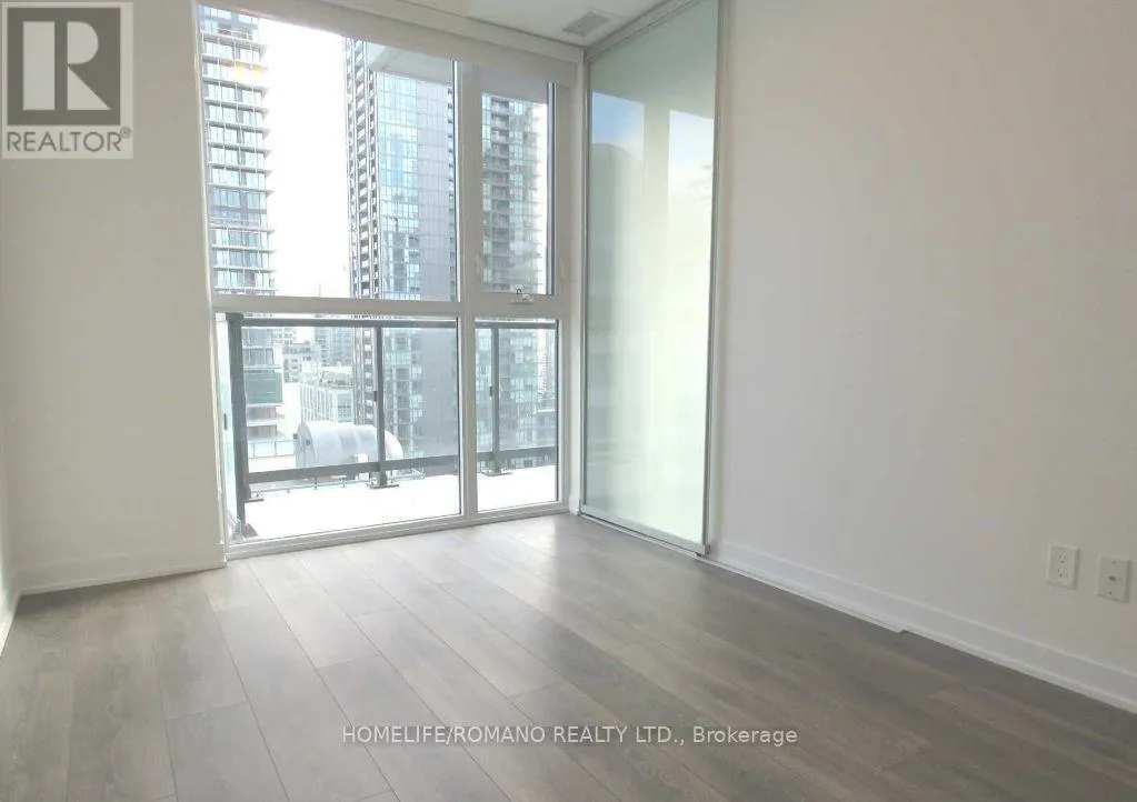 3116 - 87 PETER STREET