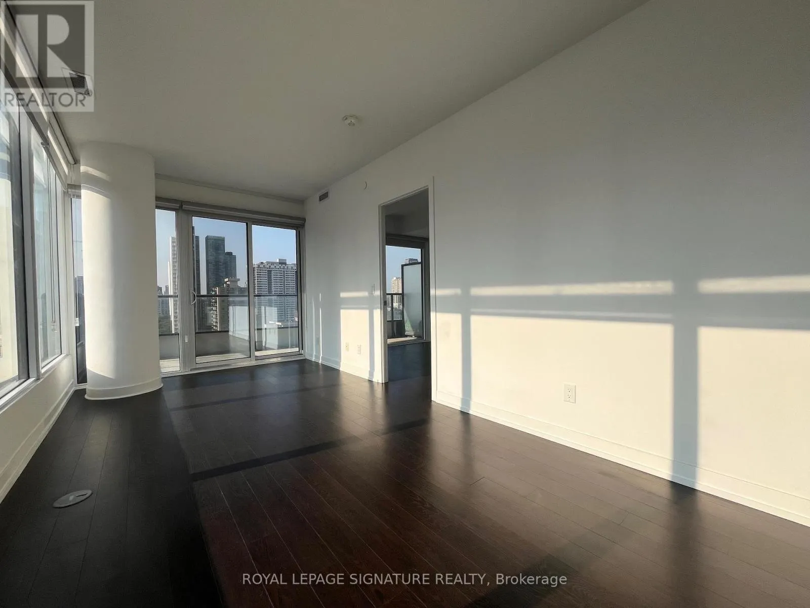 1806 - 85 WOOD STREET