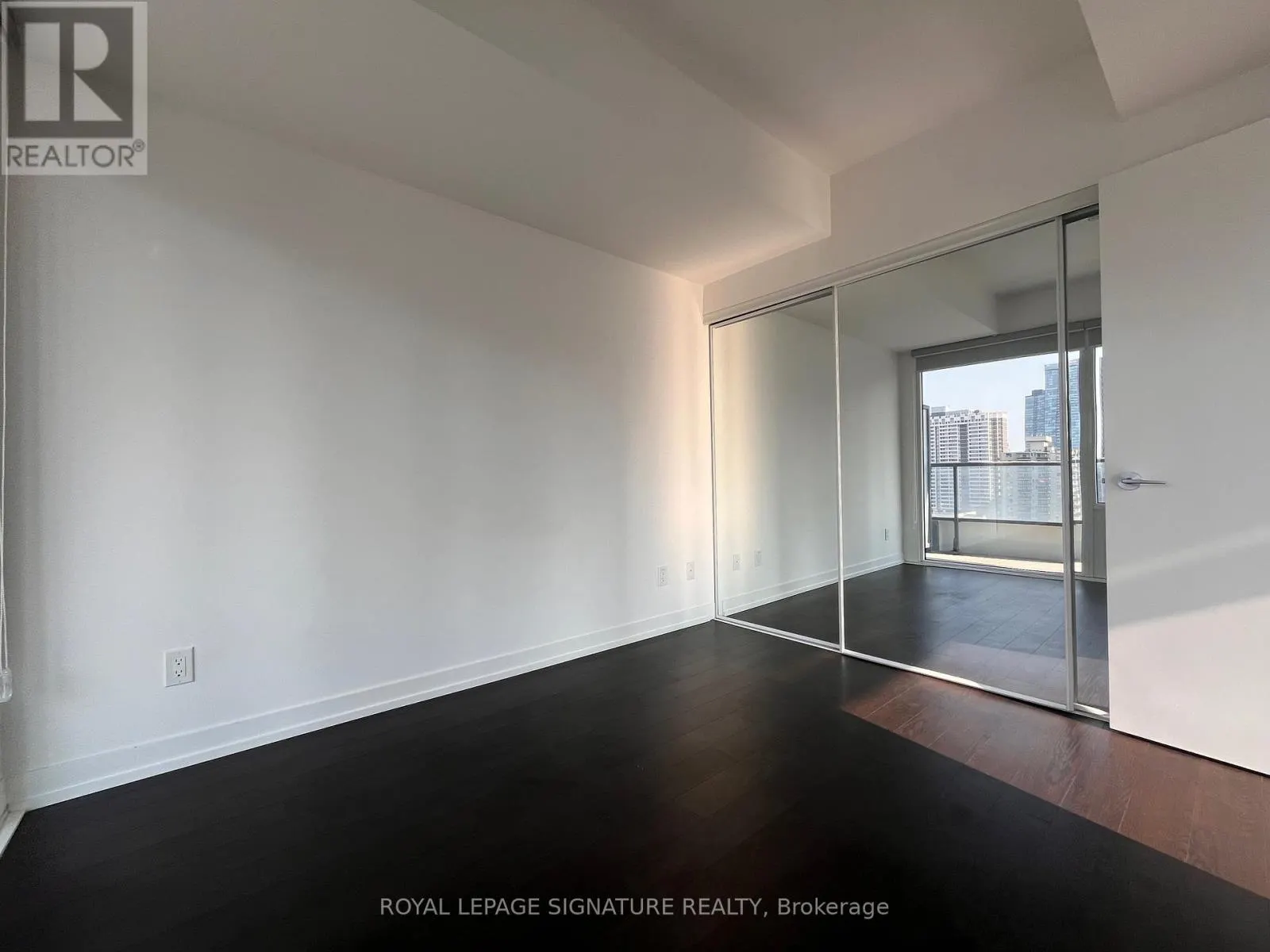 1806 - 85 WOOD STREET