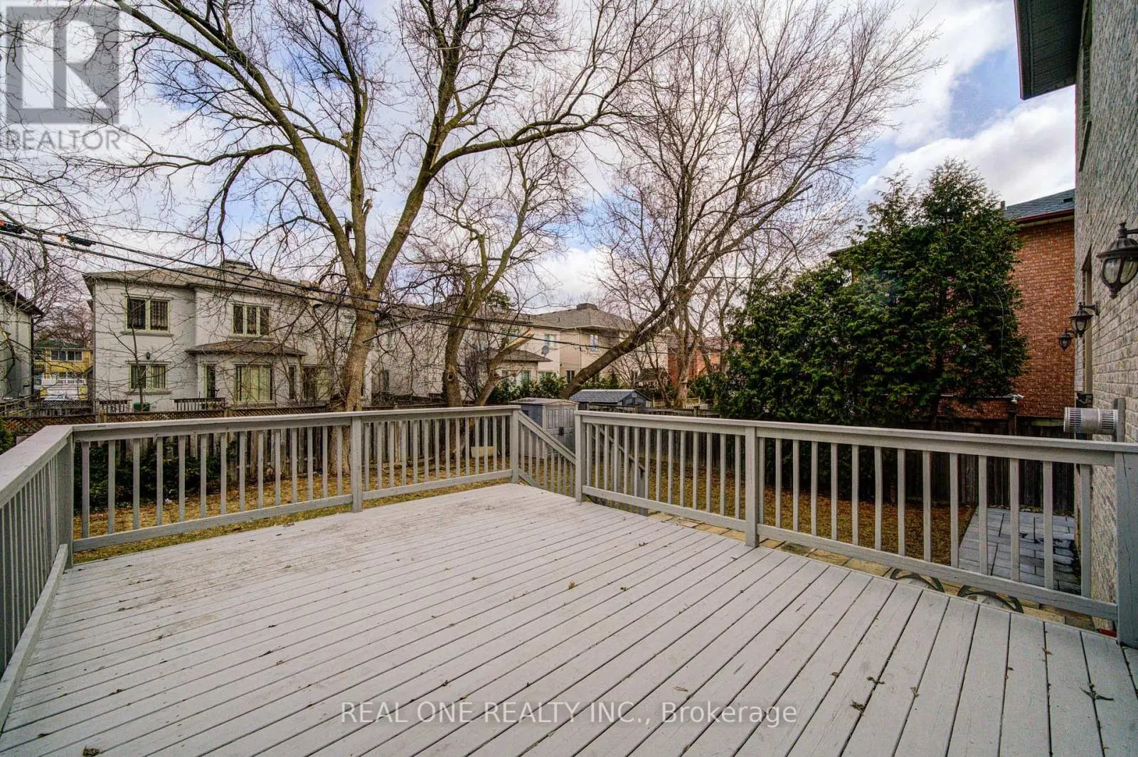 210 MAPLEHURST AVENUE