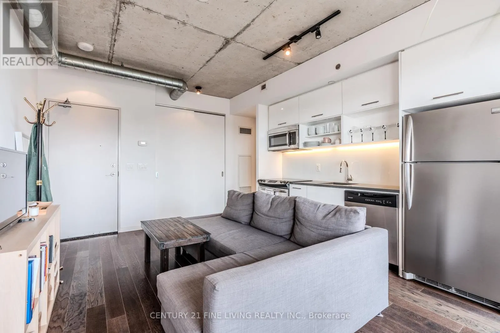 605 - 32 TROLLEY CRESCENT