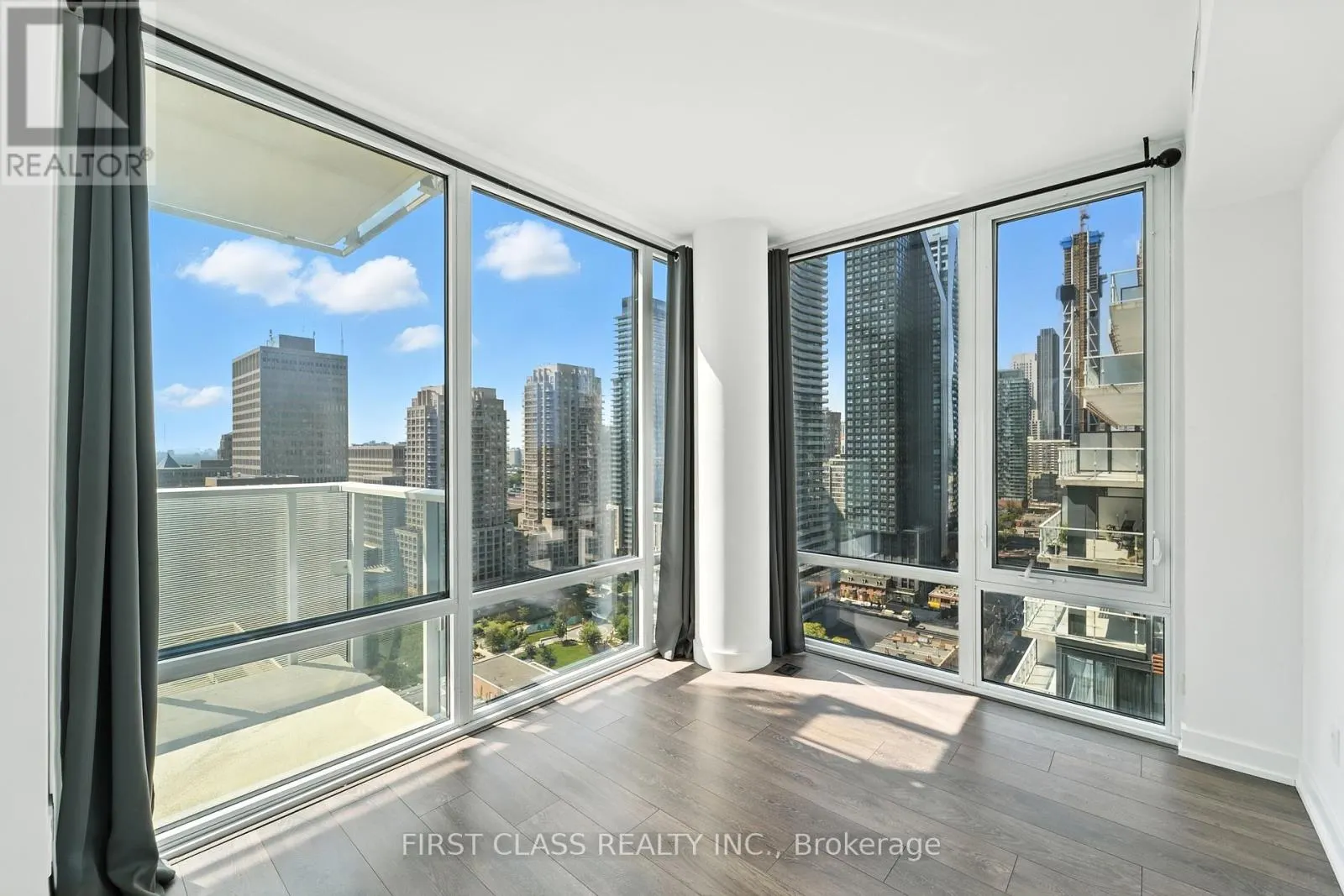 1802 - 501 YONGE STREET