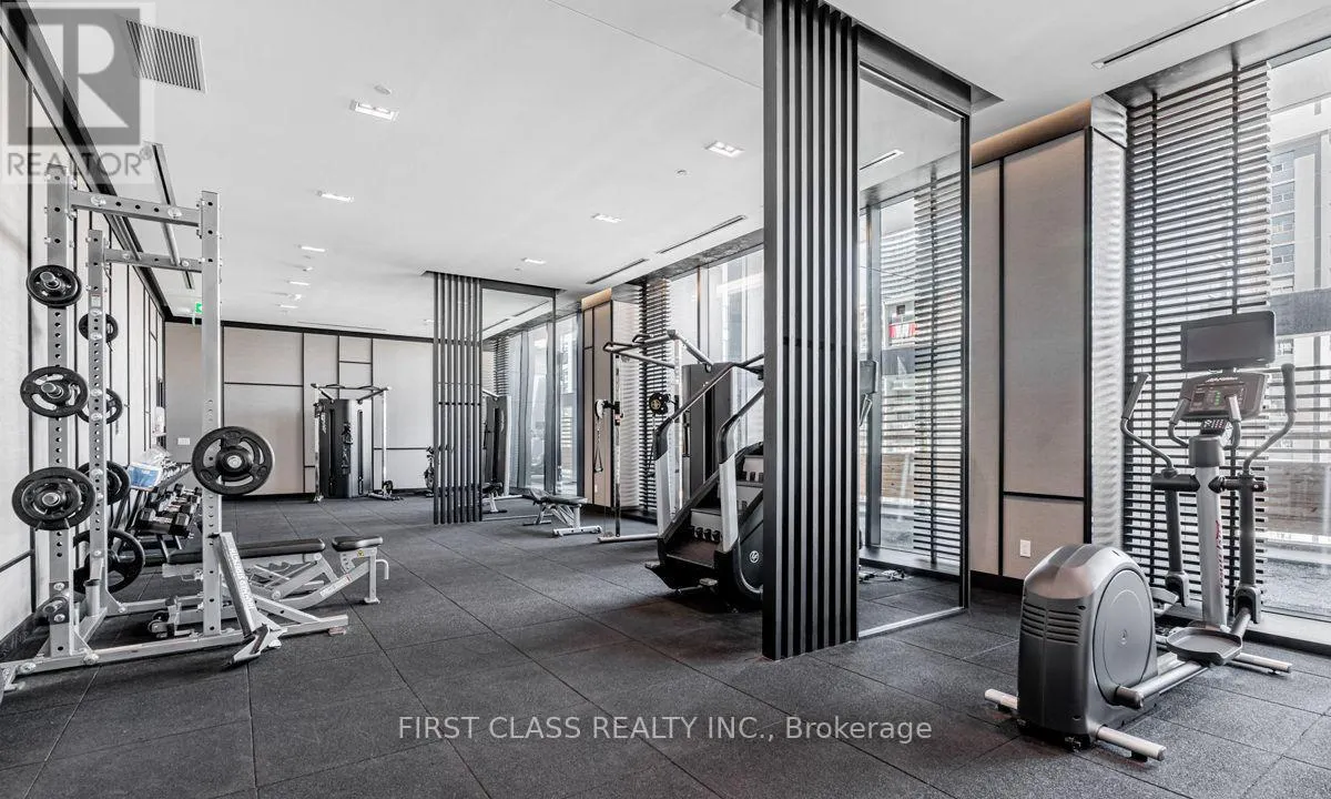 1802 - 501 YONGE STREET