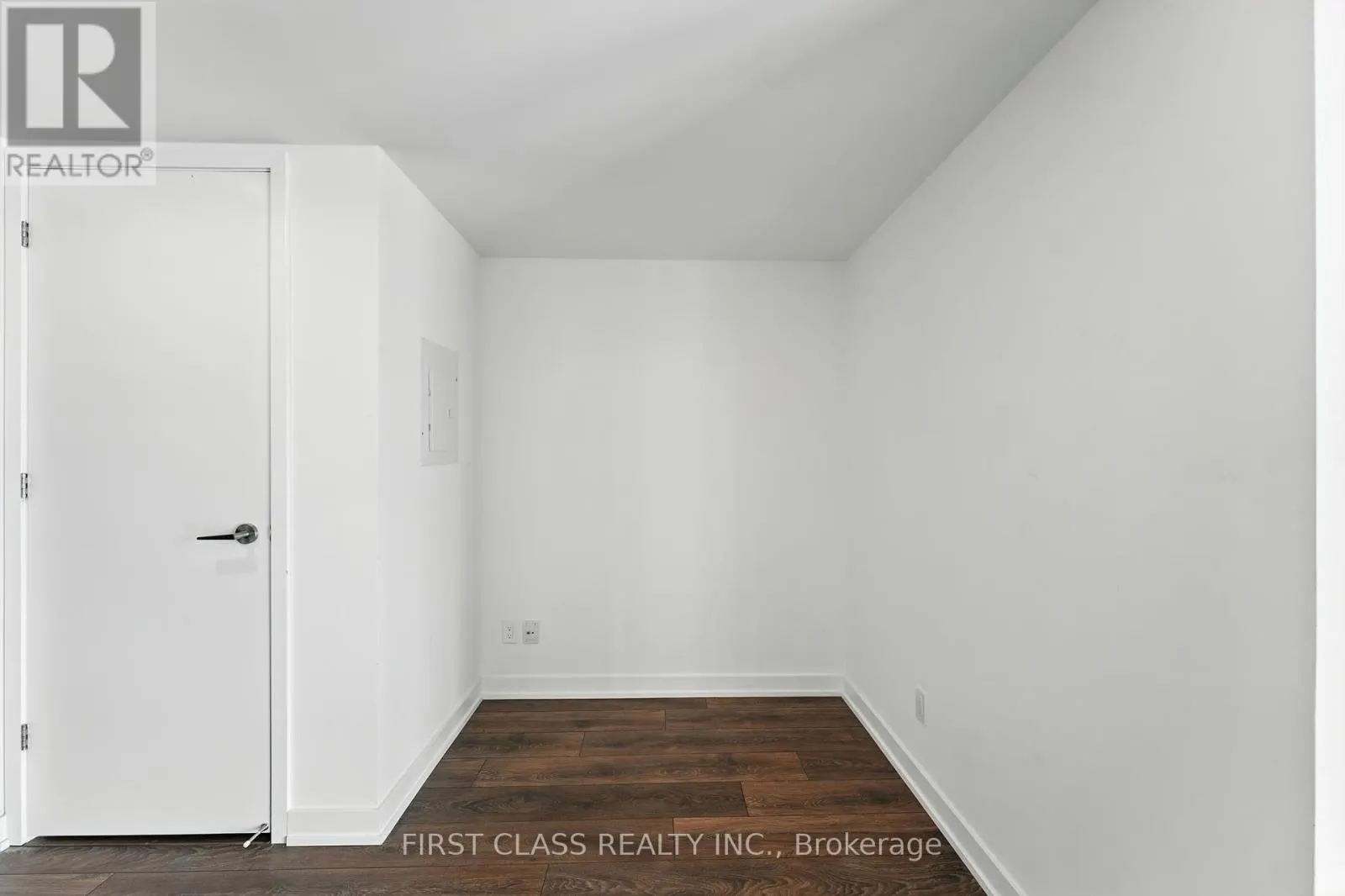 1802 - 501 YONGE STREET