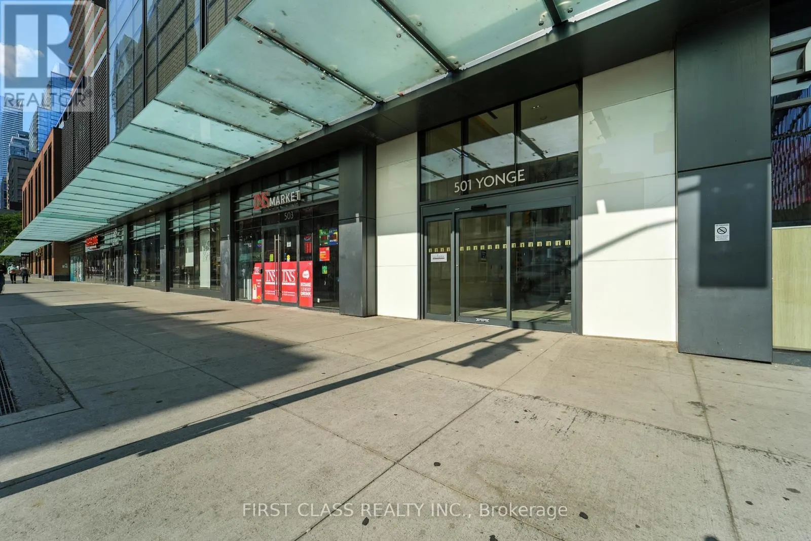 1802 - 501 YONGE STREET
