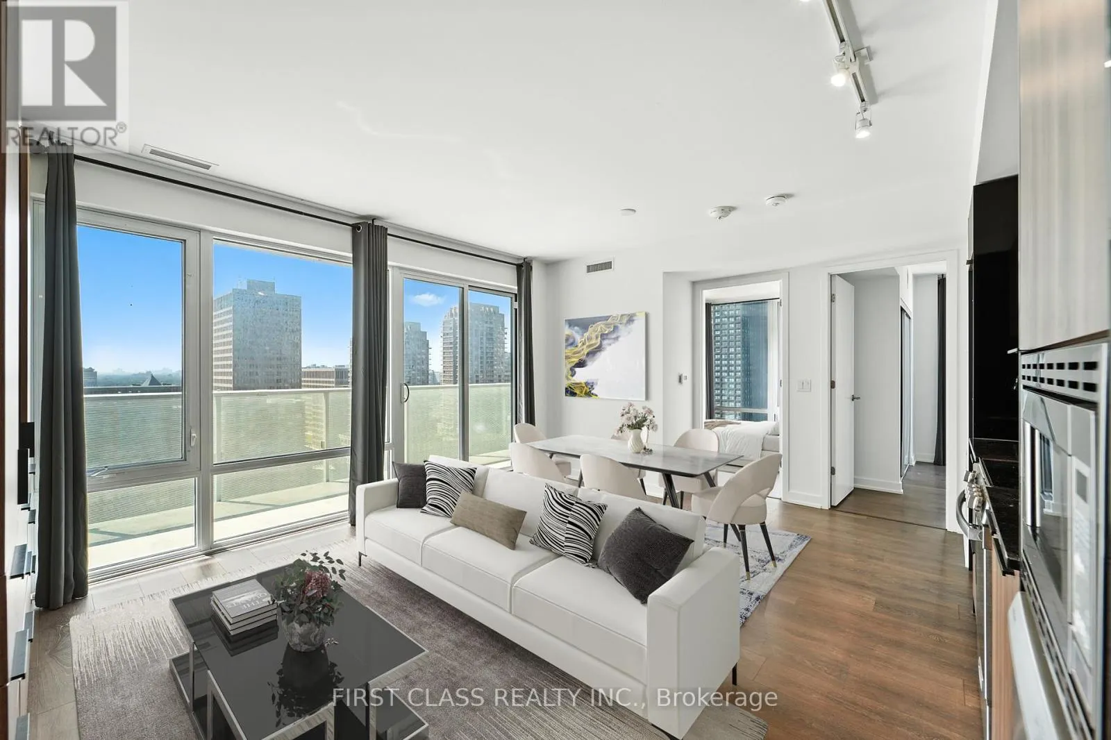 1802 - 501 YONGE STREET