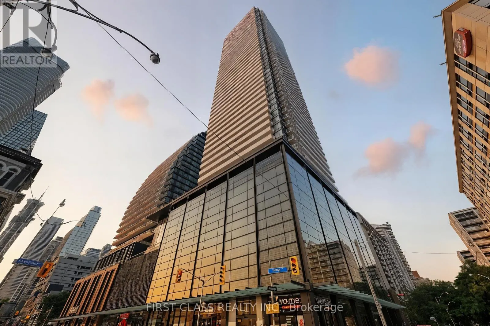 1802 - 501 YONGE STREET