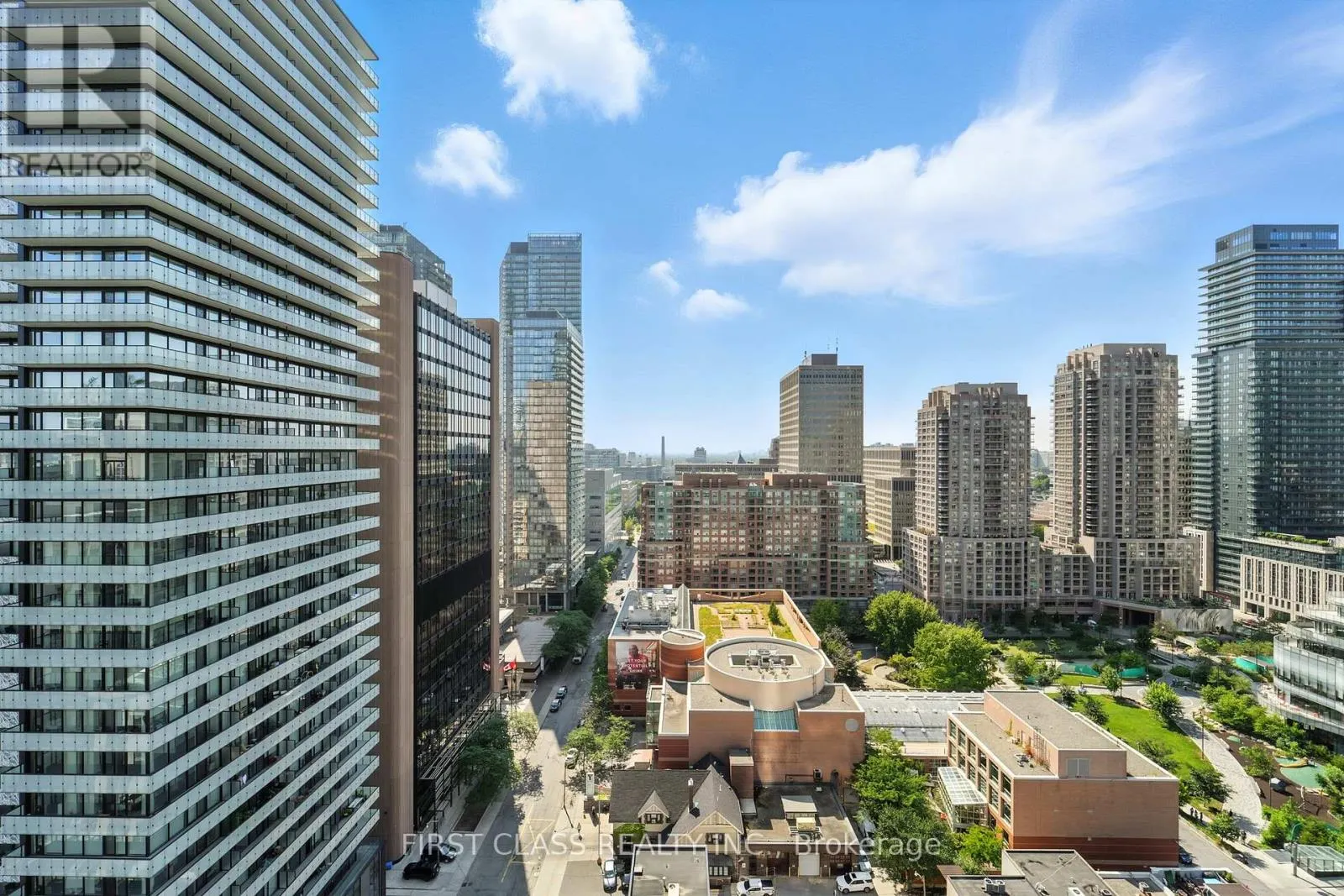 1802 - 501 YONGE STREET