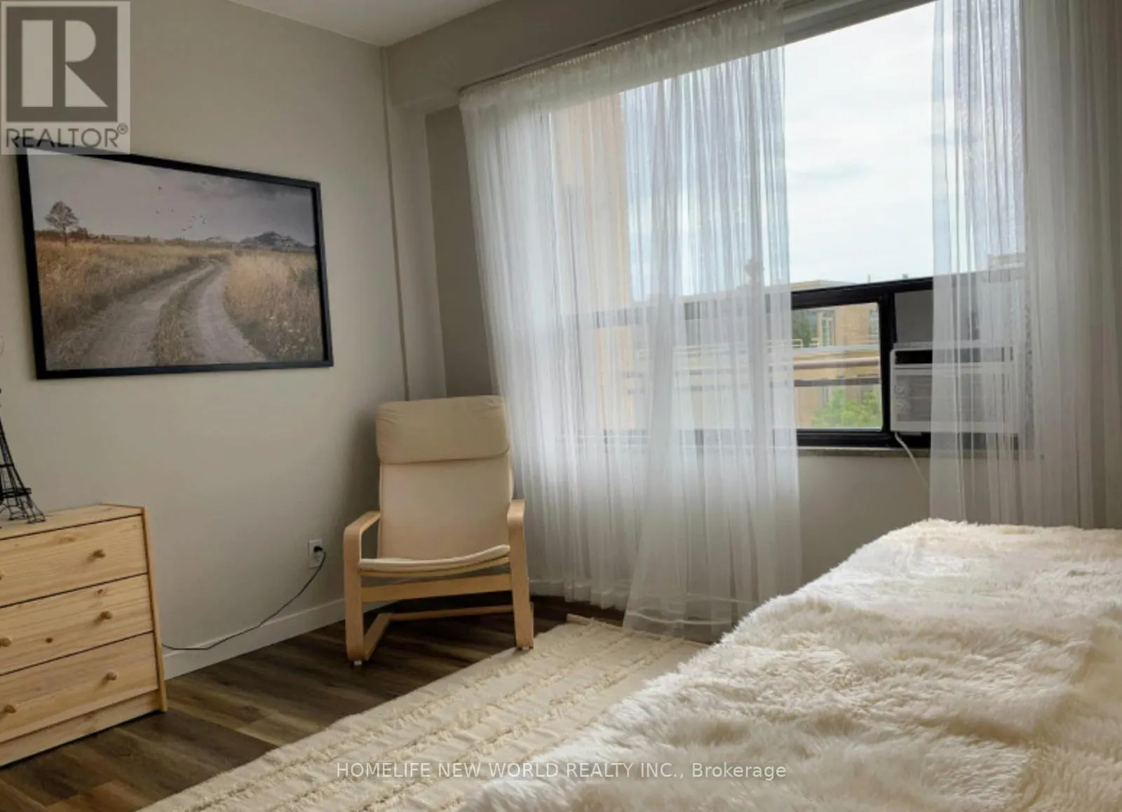 607 - 740 EGLINTON AVENUE W