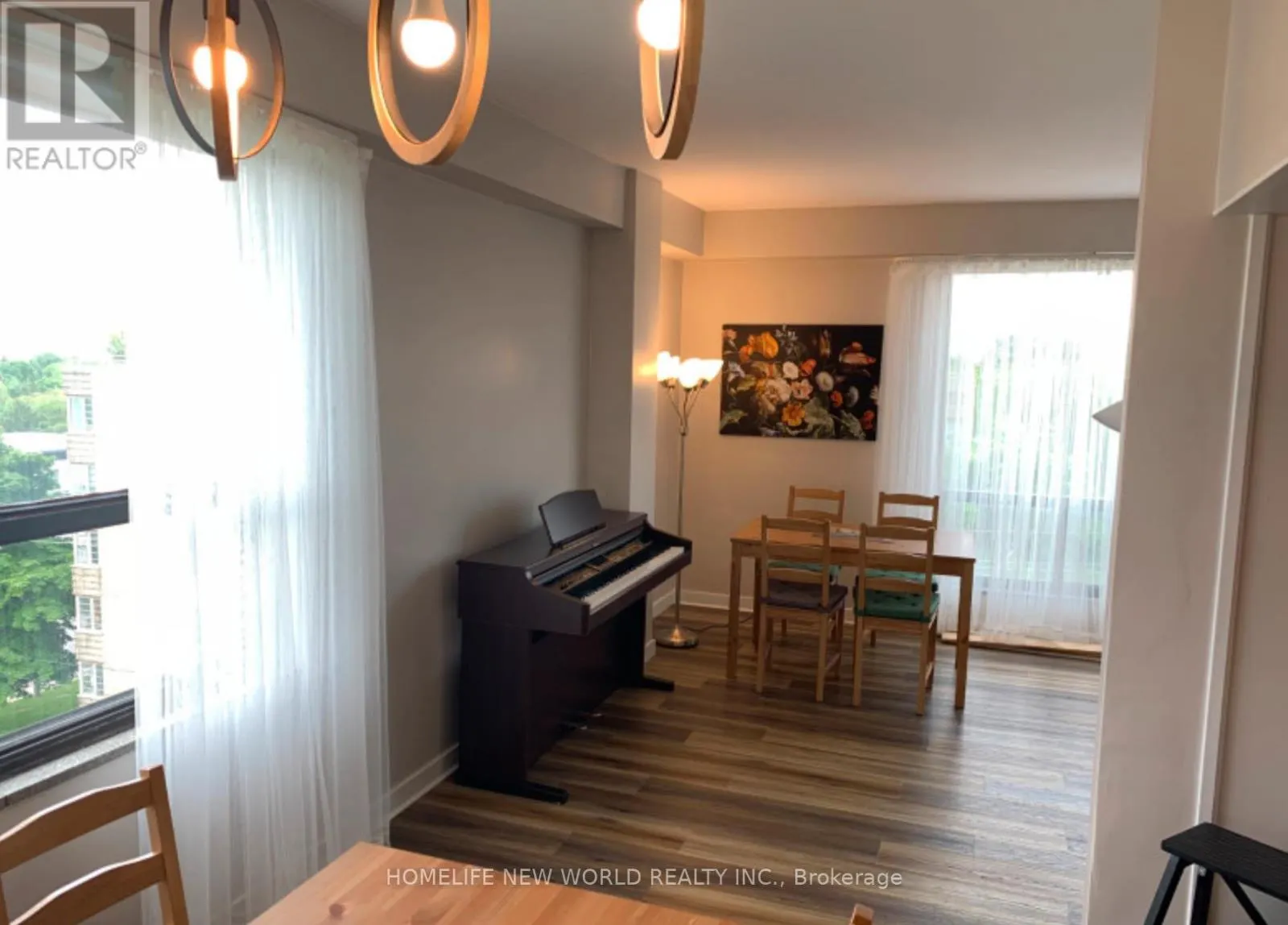 607 - 740 EGLINTON AVENUE W