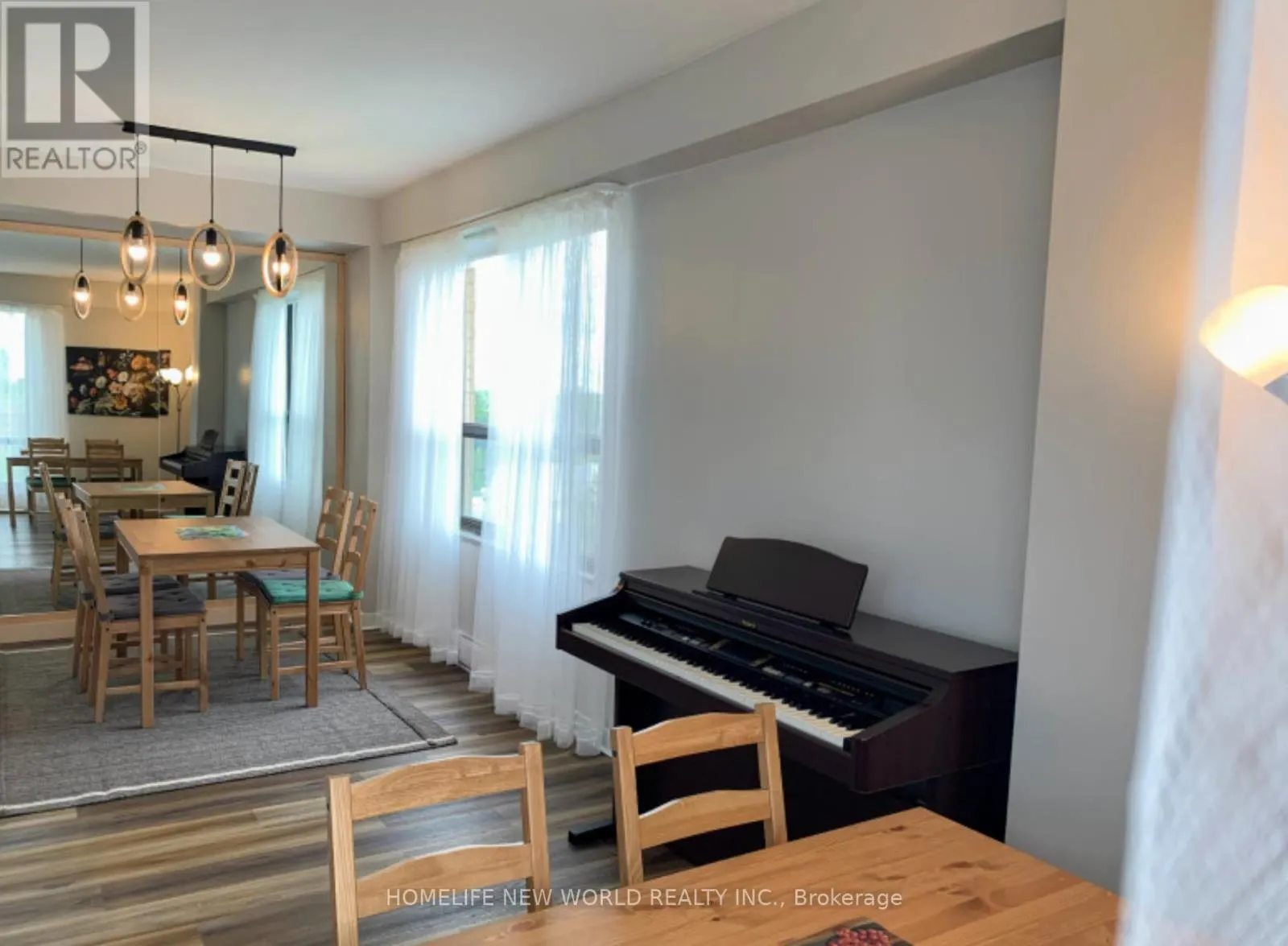 607 - 740 EGLINTON AVENUE W
