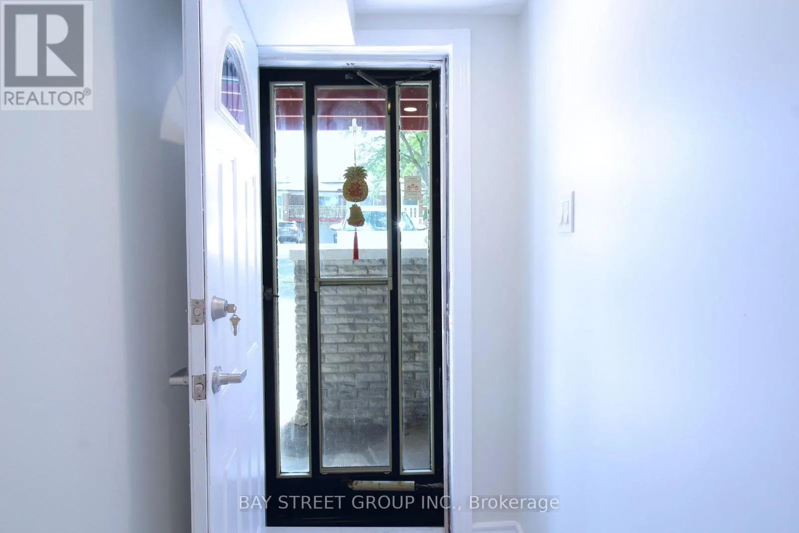 LOWER UNIT - 117 PINDAR CRESCENT