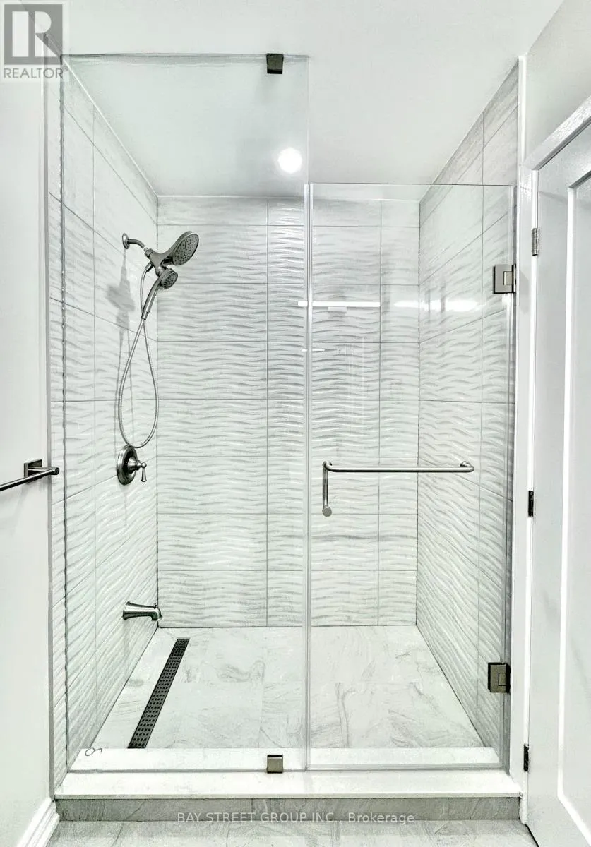 LOWER UNIT - 117 PINDAR CRESCENT