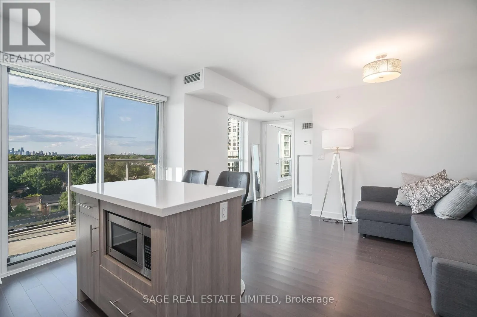 803 - 58 ORCHARD VIEW BOULEVARD