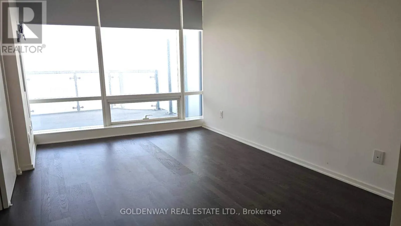 4809 - 1 BLOOR STREET E