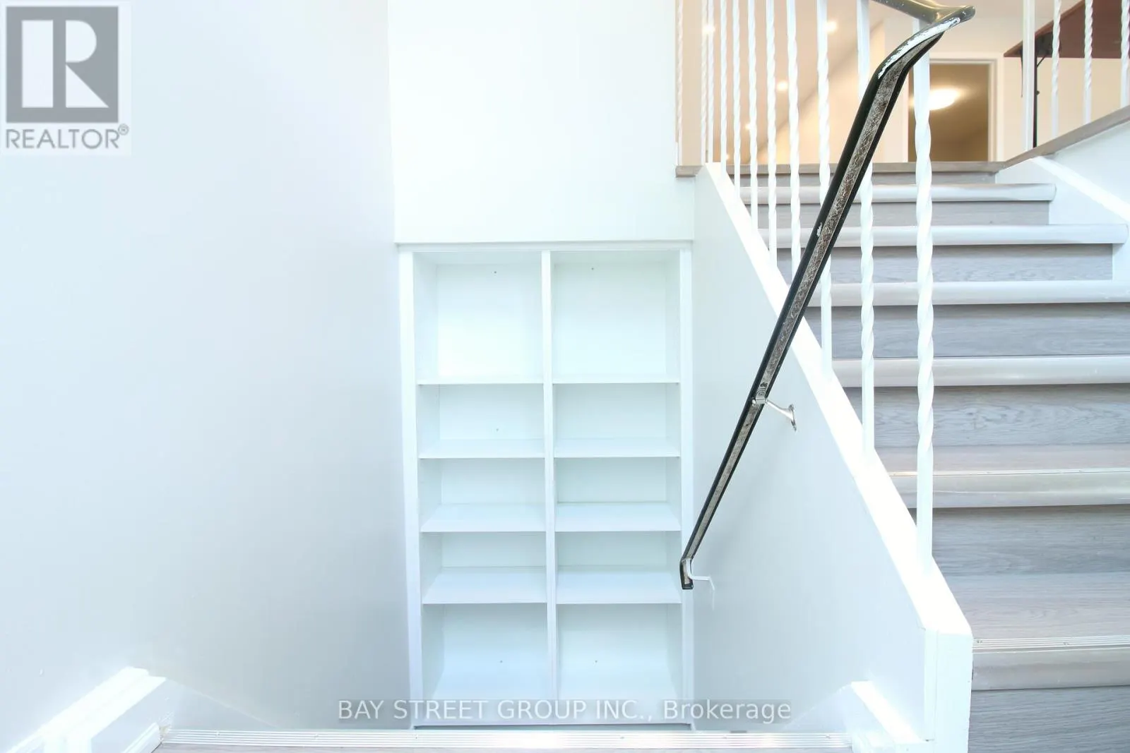 MAIN FLOOR - 117 PINDAR CRESCENT