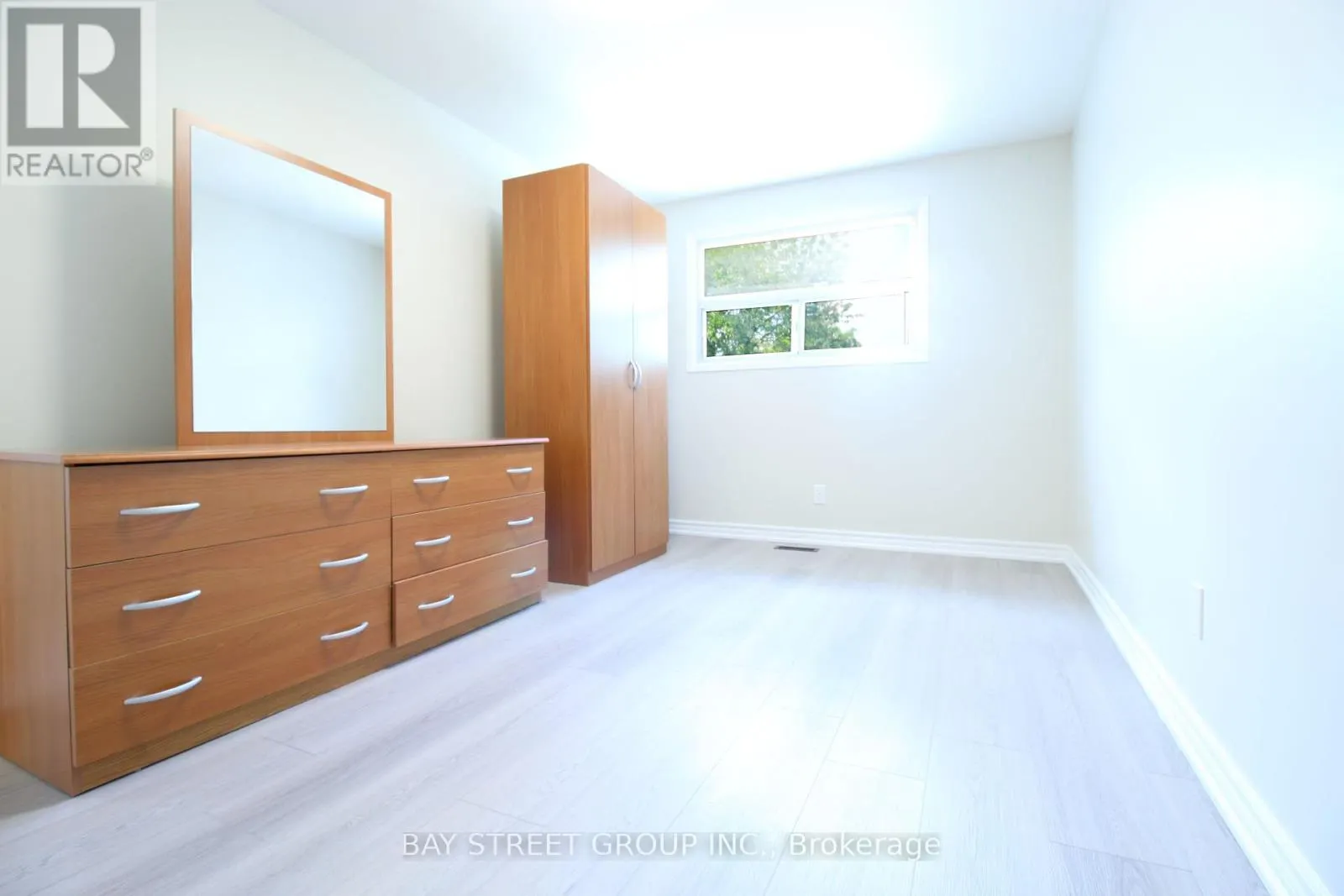 MAIN FLOOR - 117 PINDAR CRESCENT