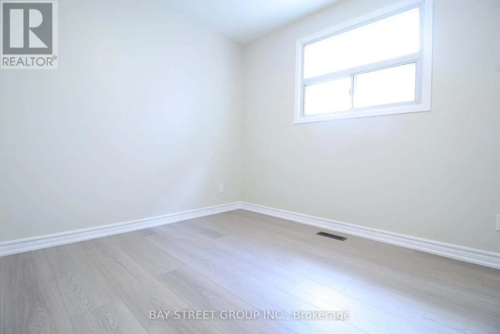 MAIN FLOOR - 117 PINDAR CRESCENT
