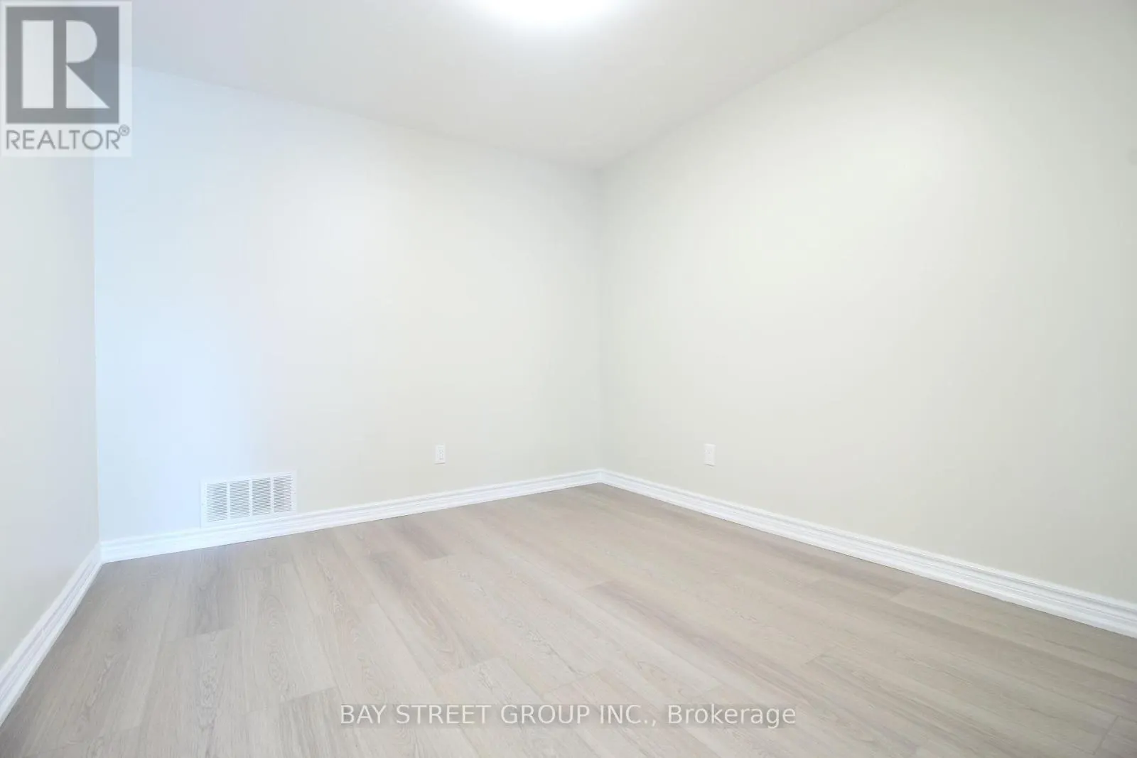 MAIN FLOOR - 117 PINDAR CRESCENT