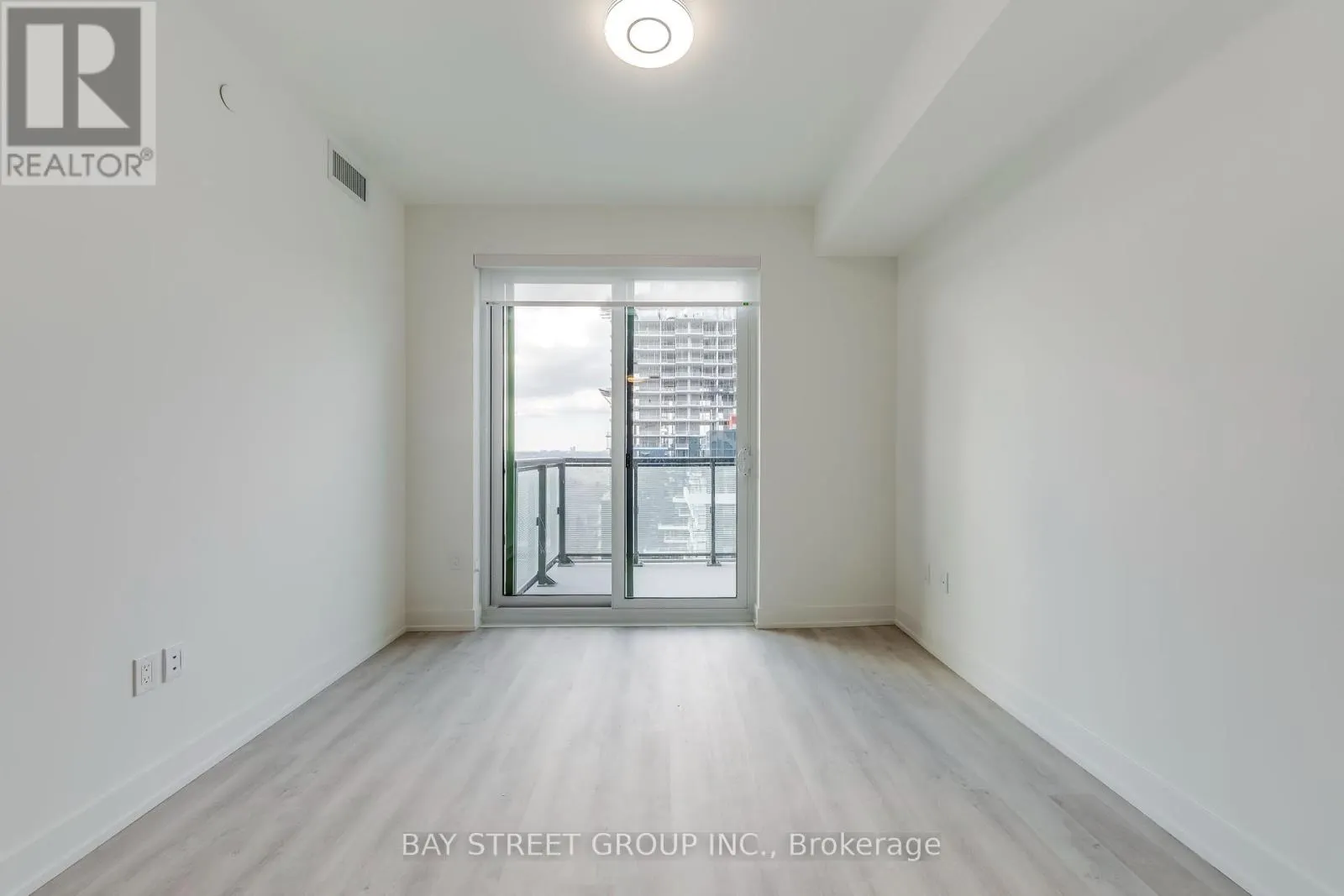 3001 - 30 INN ON THE PARK DRIVE