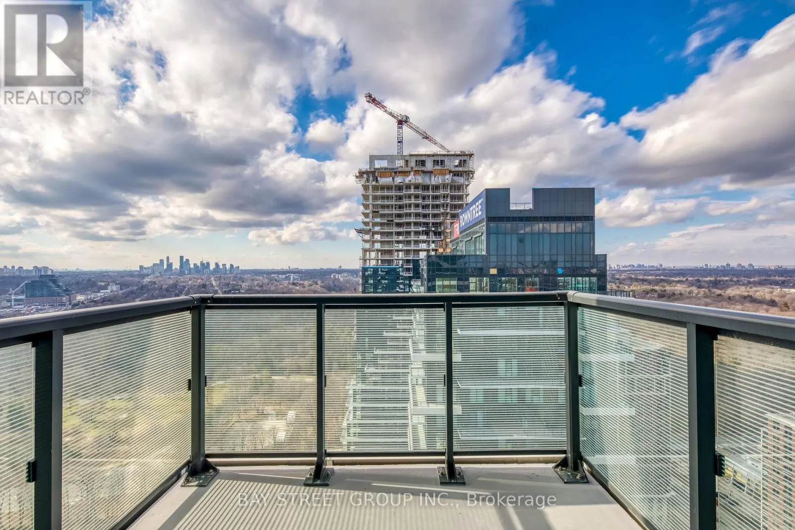 3001 - 30 INN ON THE PARK DRIVE