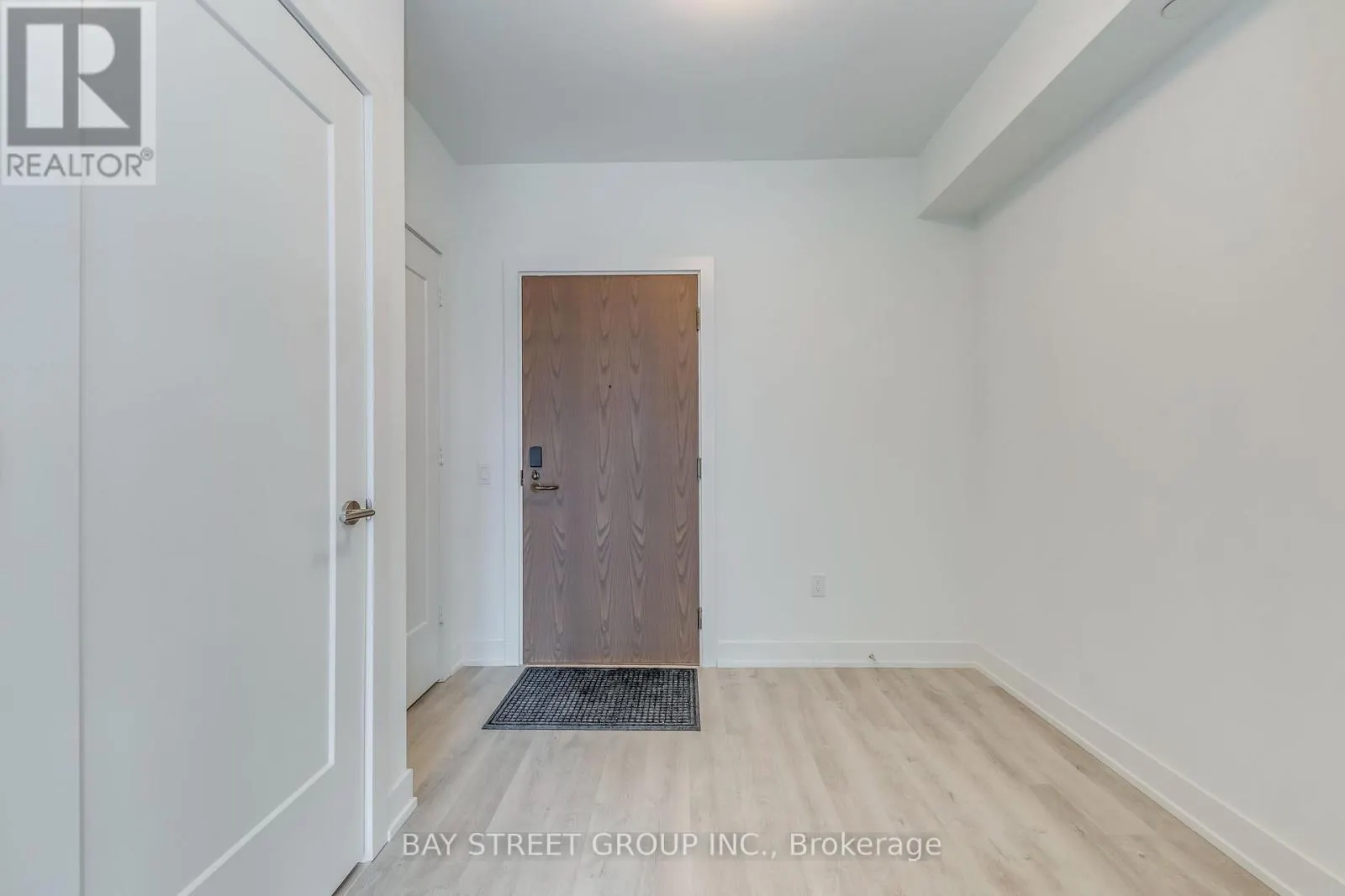 3001 - 30 INN ON THE PARK DRIVE