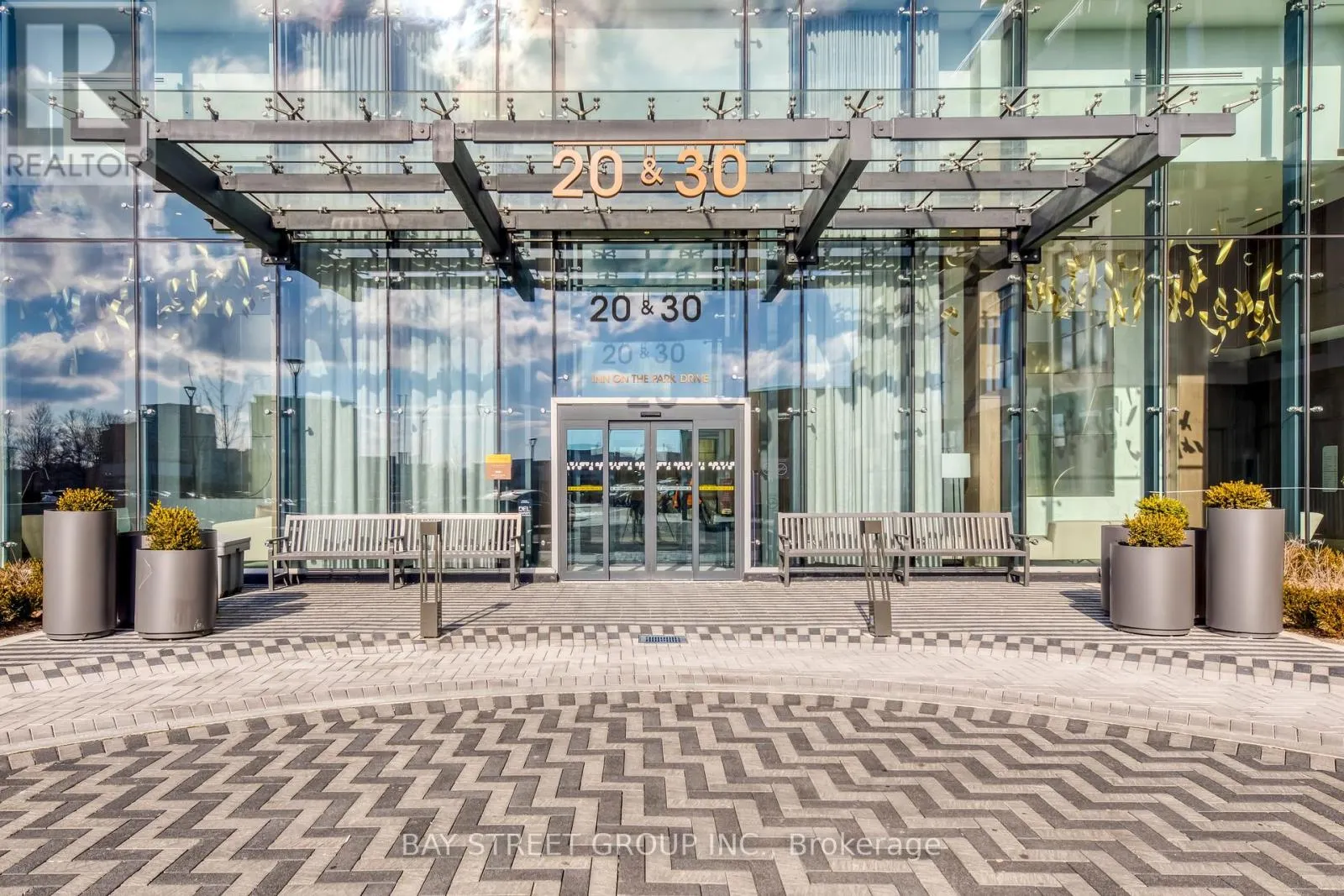 3001 - 30 INN ON THE PARK DRIVE